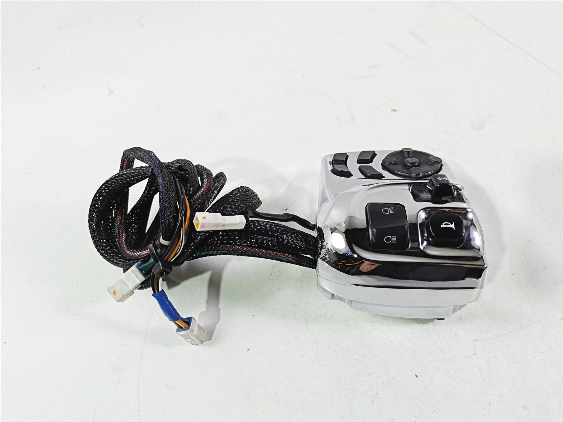 2017 Indian Chieftain Limited Chrome Left Hand Control Switch Audio 4015197 {{ shop.shopifyCountryName }} - Mototech271