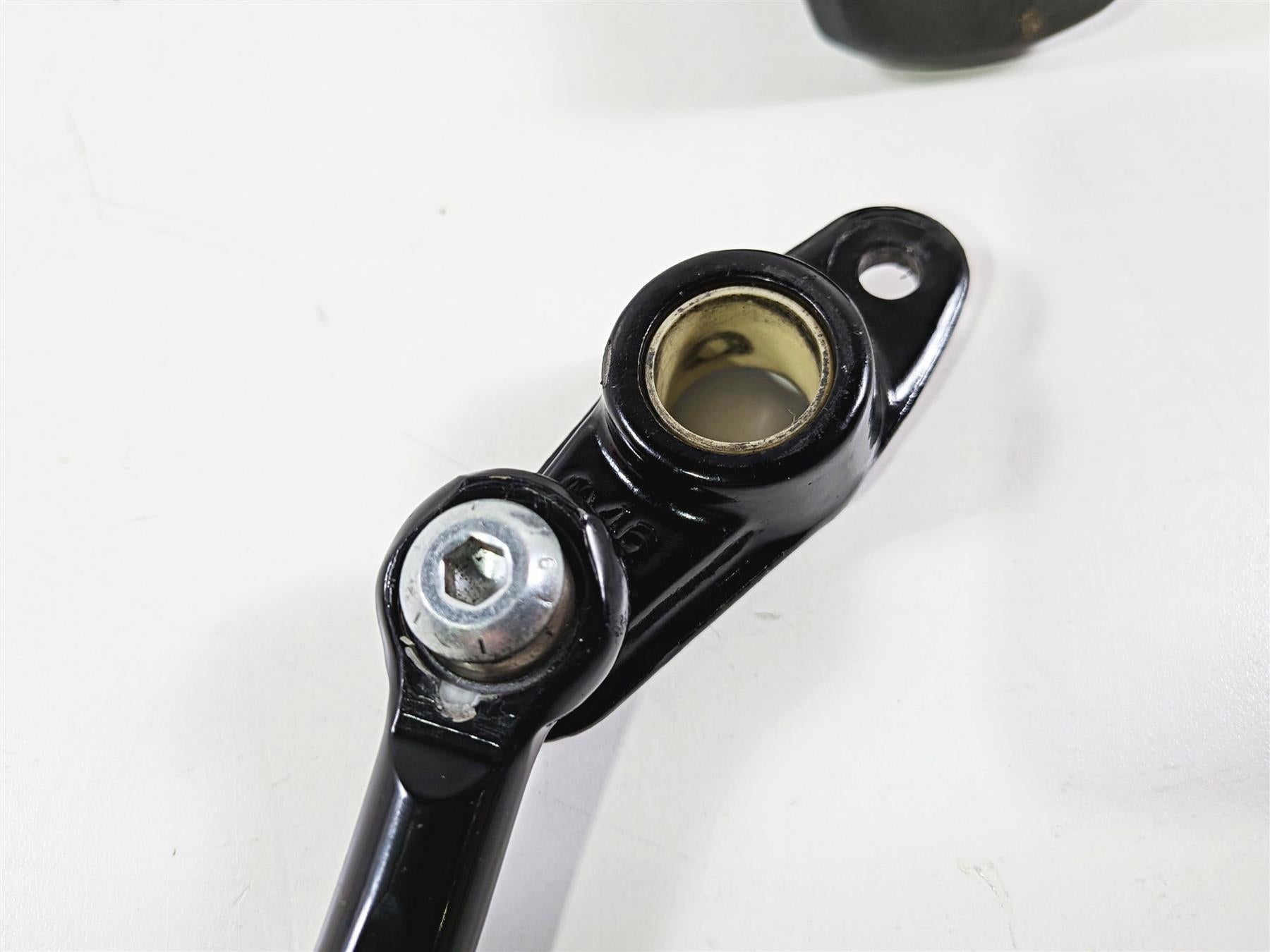 2024 Harley Softail FXLRST Low Rider Right Foot Peg & Brake Linkage 50501106 {{ shop.shopifyCountryName }} - Mototech271
