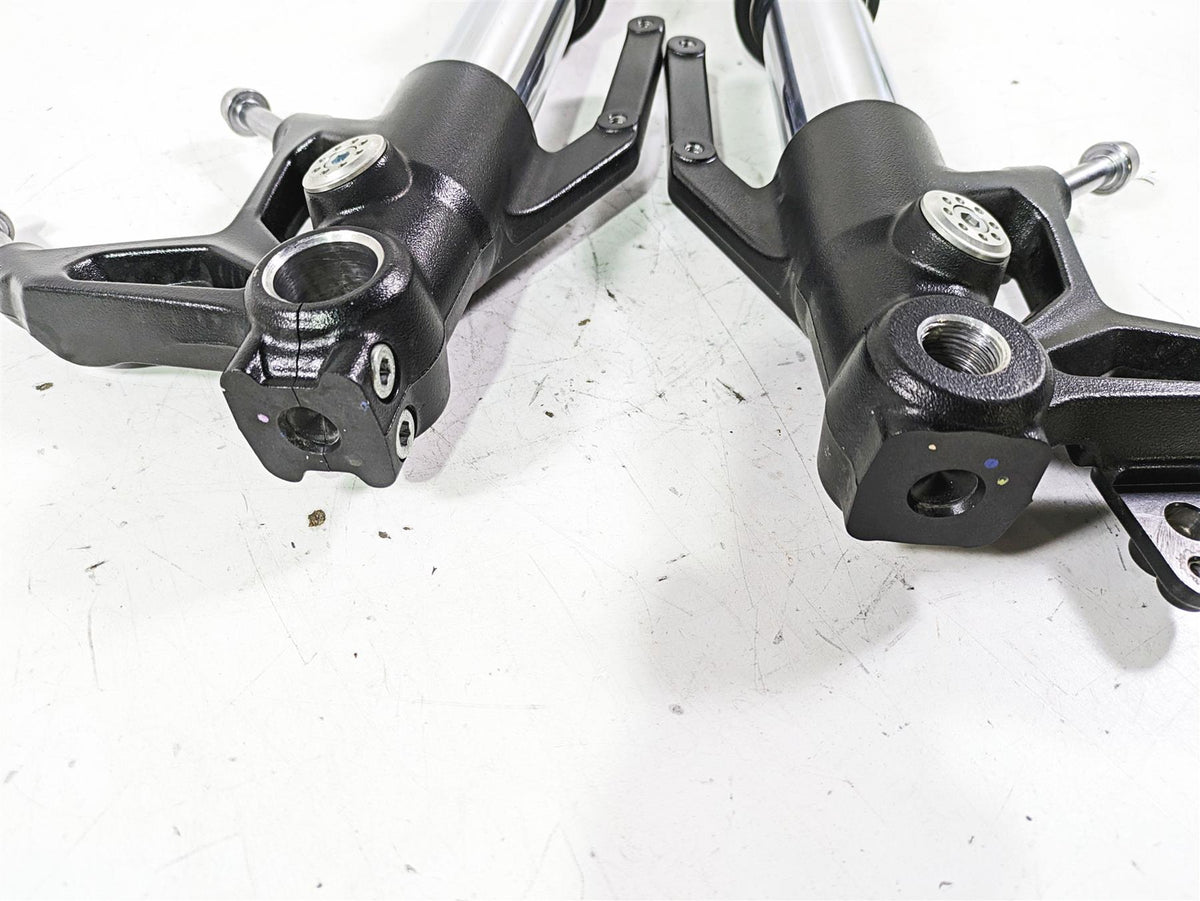 2023 Triumph Street Triple 765 RS Straight Showa Front Fork Leg Set 2k T2041654 {{ shop.shopifyCountryName }} - Mototech271