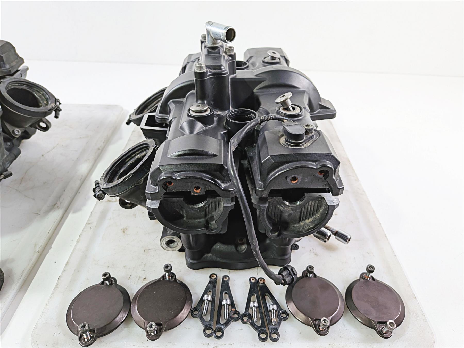 2009 Yamaha VMX17 V-Max 1700 Engine Cylinder Head Set - Read 2S3-11103-09-Mototech271