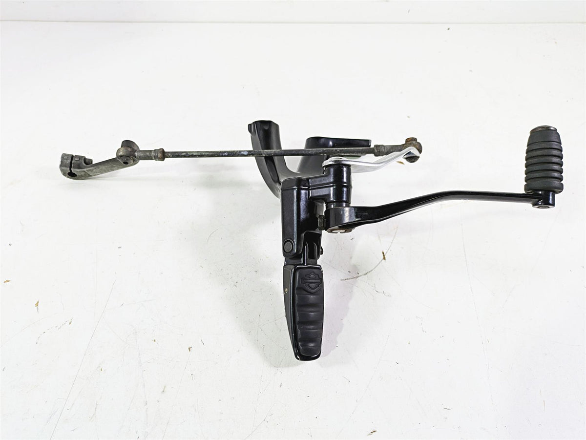 2018 Harley Softail FXFBS Fat Bob Left Rider Footpeg & Shifter 33600134 33600211 {{ shop.shopifyCountryName }} - Mototech271