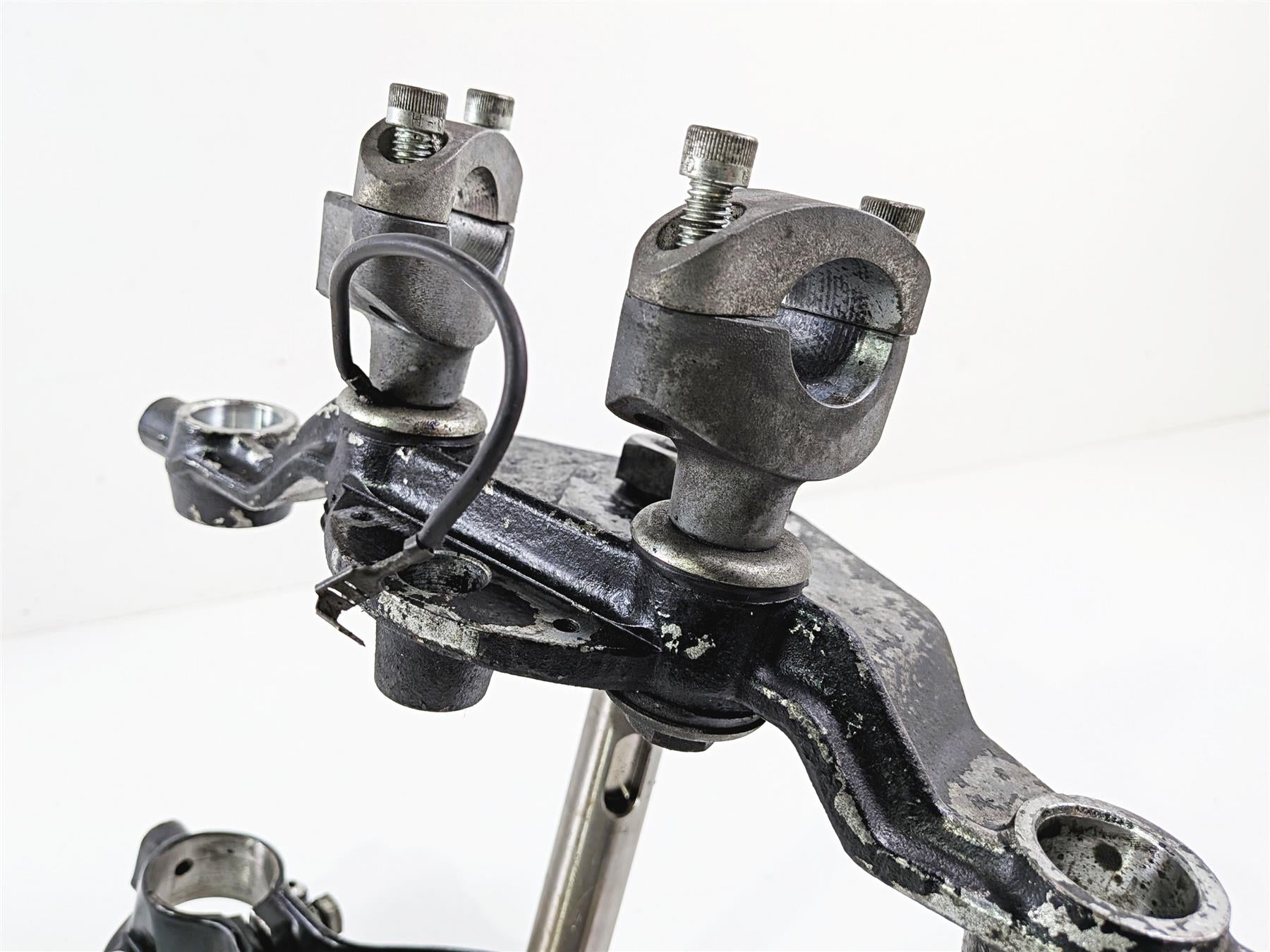 1993 Harley Touring FLHTCU Electra Glide Upper Lower Triple Tree Set 45446-87A {{ shop.shopifyCountryName }} - Mototech271