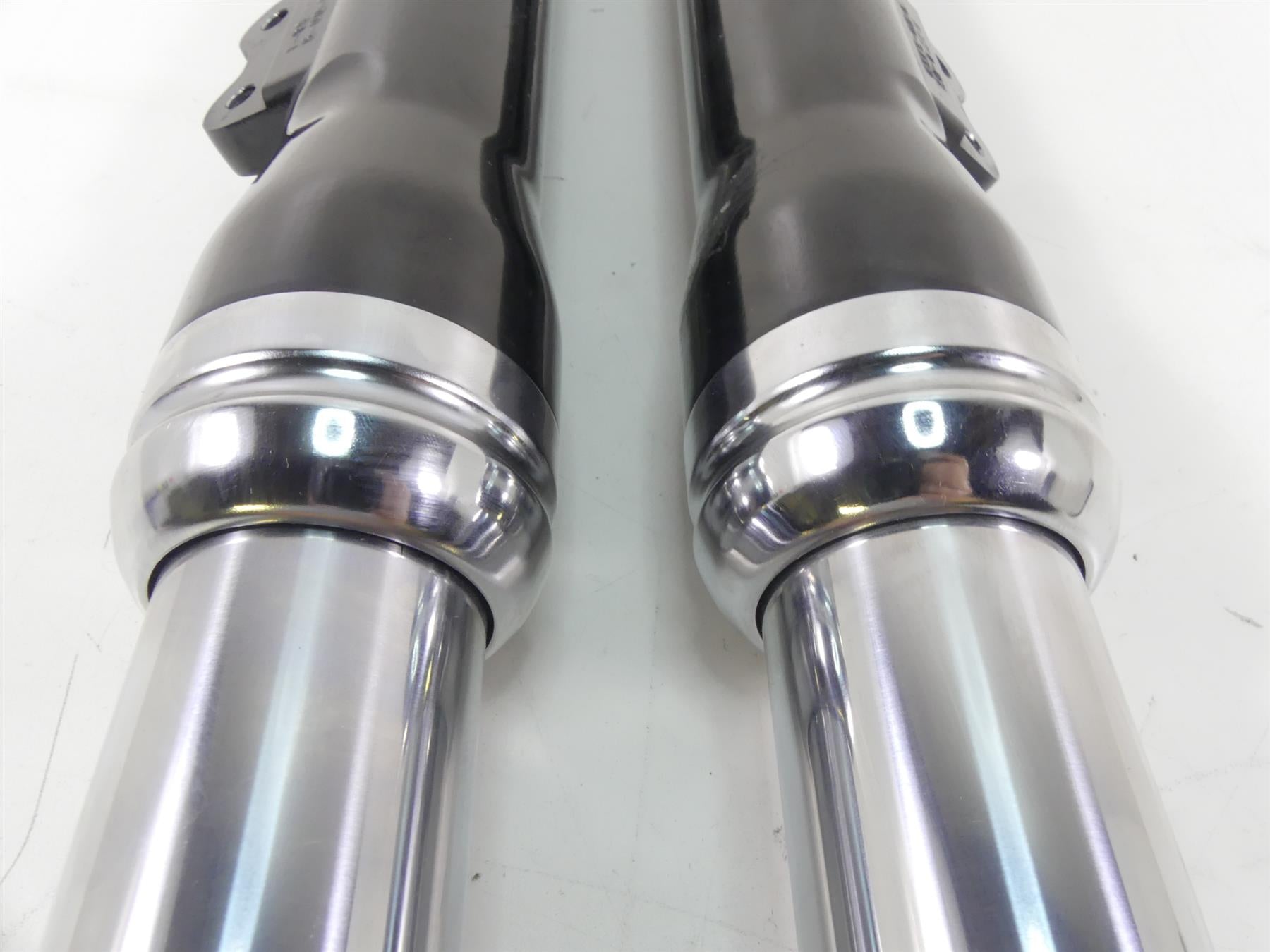 2009 Harley FXDF Dyna Fat Bob Straight Showa Front Fork Leg Set - 49mm 48623-08A {{ shop.shopifyCountryName }} - Mototech271