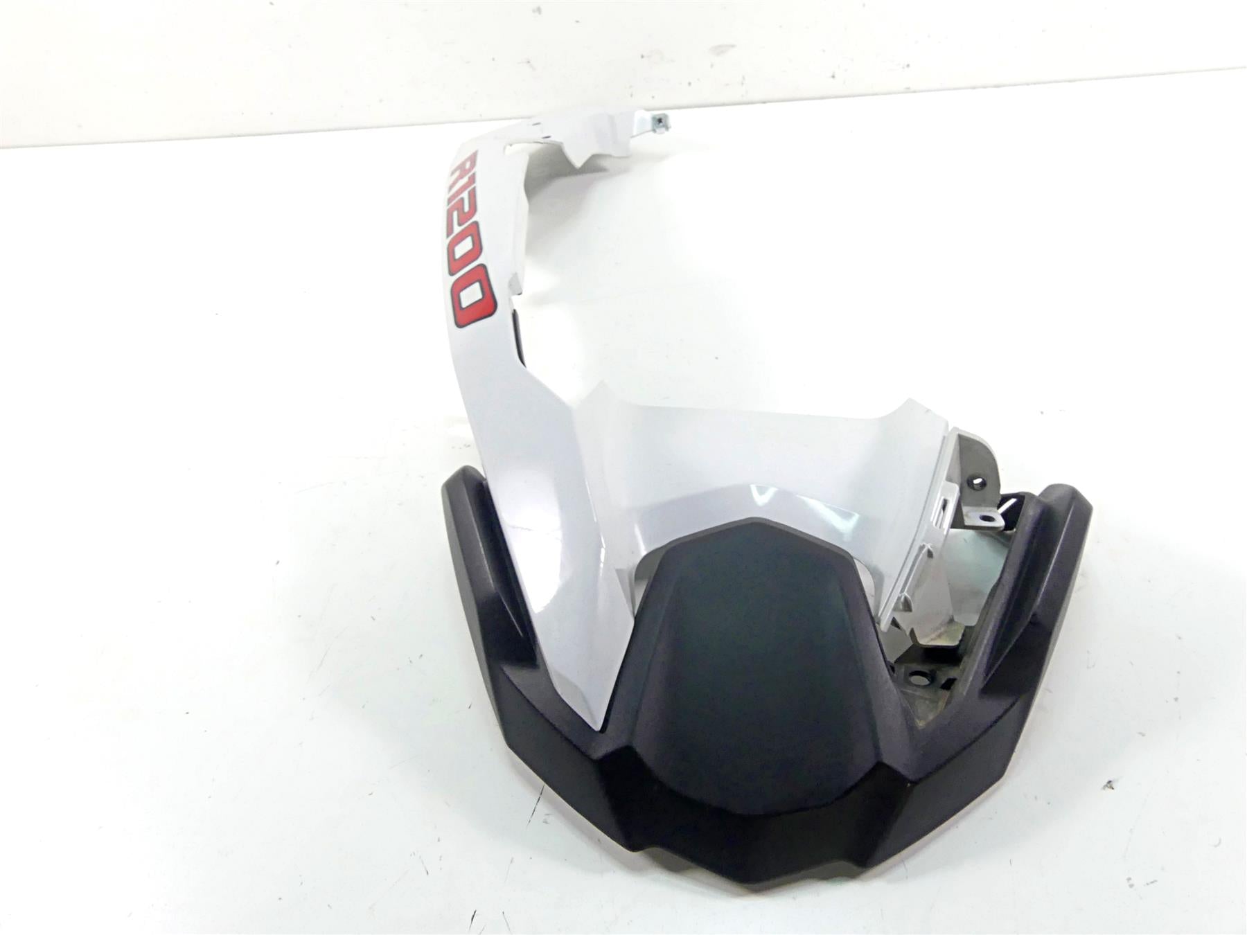 2016 BMW R1200GS Adv K51 Front Right Upper Fender Center Fairing 46618536934 {{ shop.shopifyCountryName }} - Mototech271