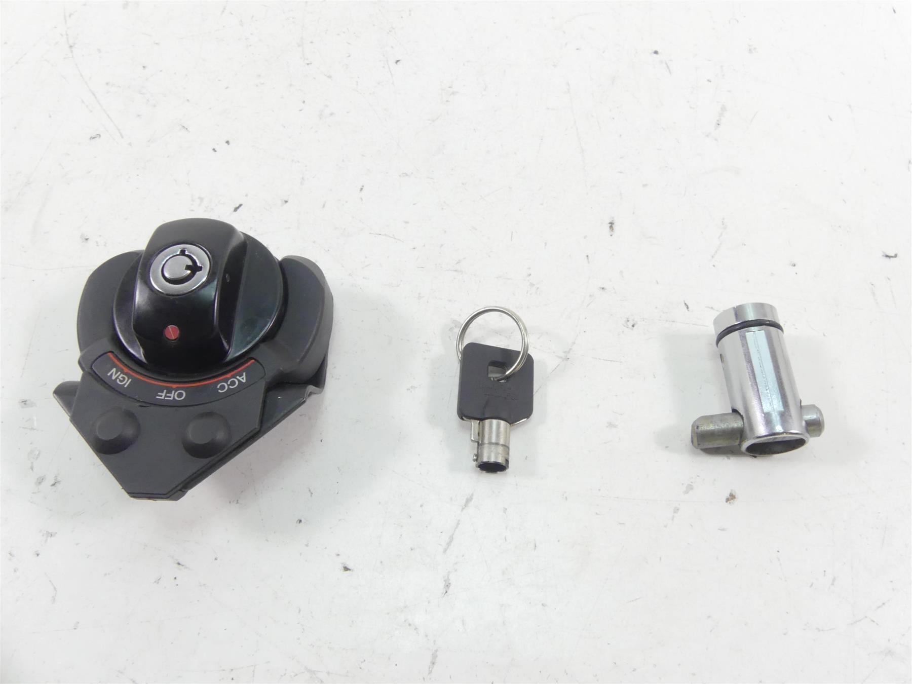 2012 Harley VRSCF Muscle Rod Ignition Switch Key Lock Set 70020-05 {{ shop.shopifyCountryName }} - Mototech271