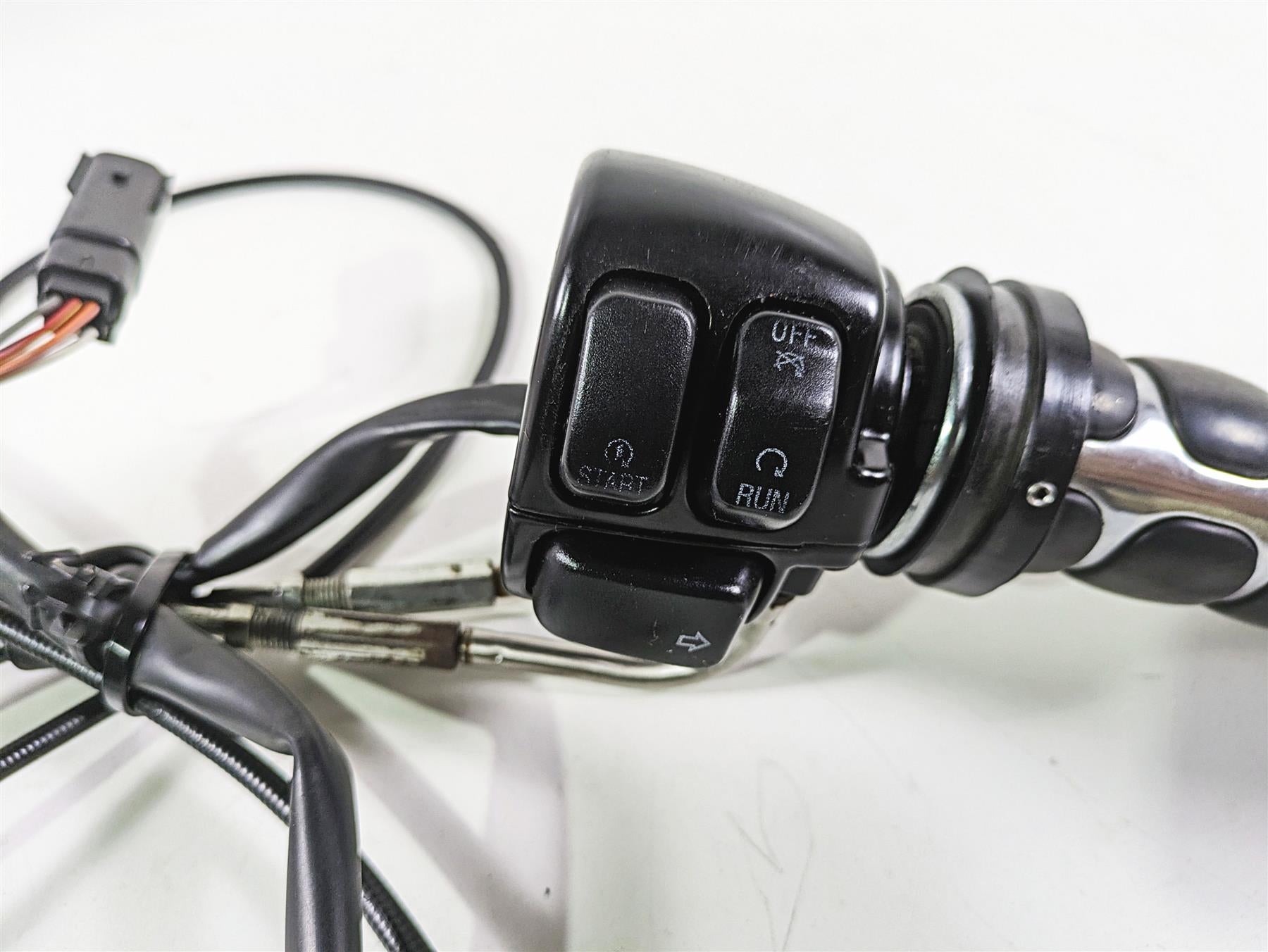 2008 Harley FLSTC Softail Heritage Right Control Switch + Throttle Set 71684-06 {{ shop.shopifyCountryName }} - Mototech271