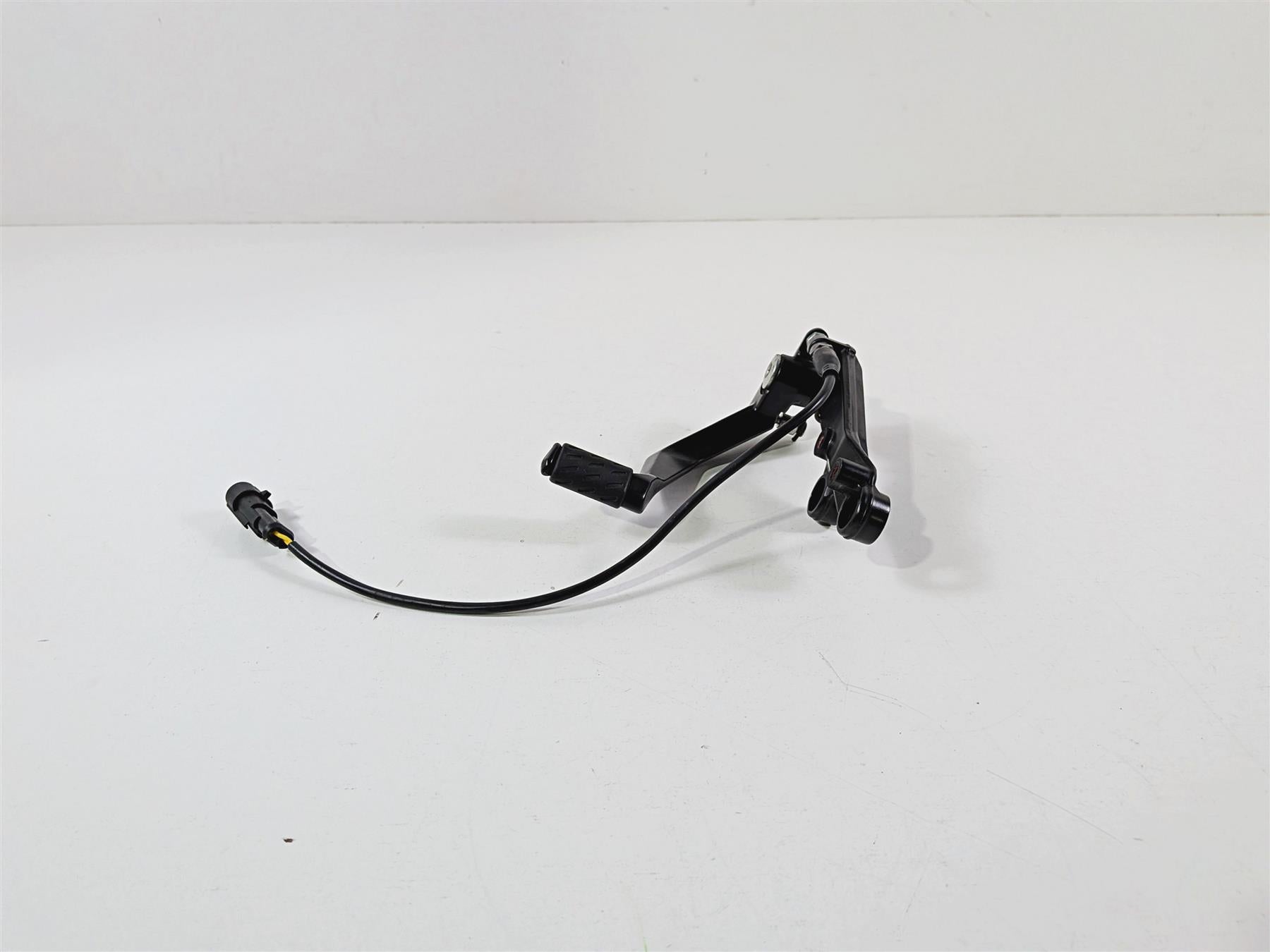 2011 Ducati Streetfighter 1098 S Rear Brake Pedal & Mount 45710471A 82919841A {{ shop.shopifyCountryName }} - Mototech271