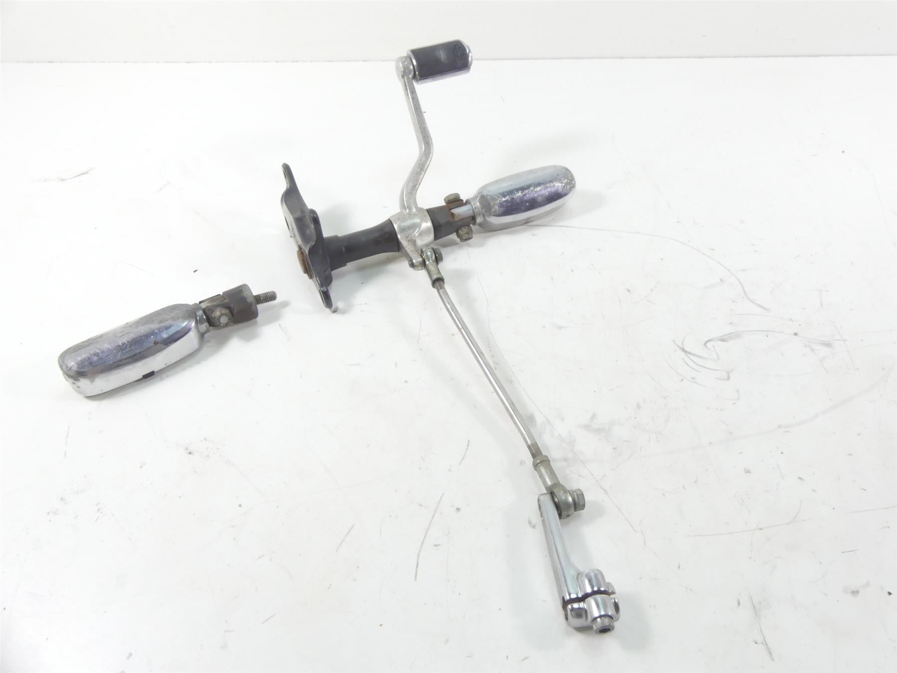 2002 Harley XL1200 Sportster Front Forward Left Right Footpeg Shifter Set {{ shop.shopifyCountryName }} - Mototech271