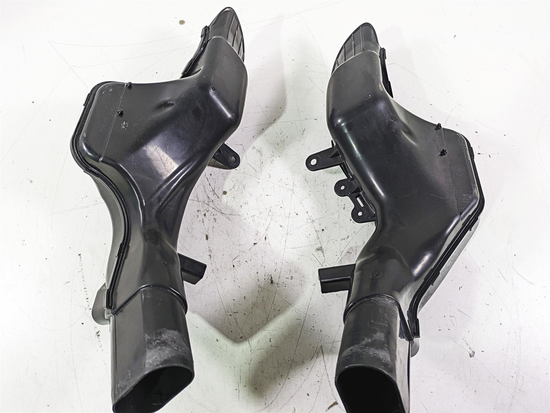 2018 Suzuki GSX1300 R Hayabusa Air Intake Duct Set 94420-15H01 94430-15H01 {{ shop.shopifyCountryName }} - Mototech271
