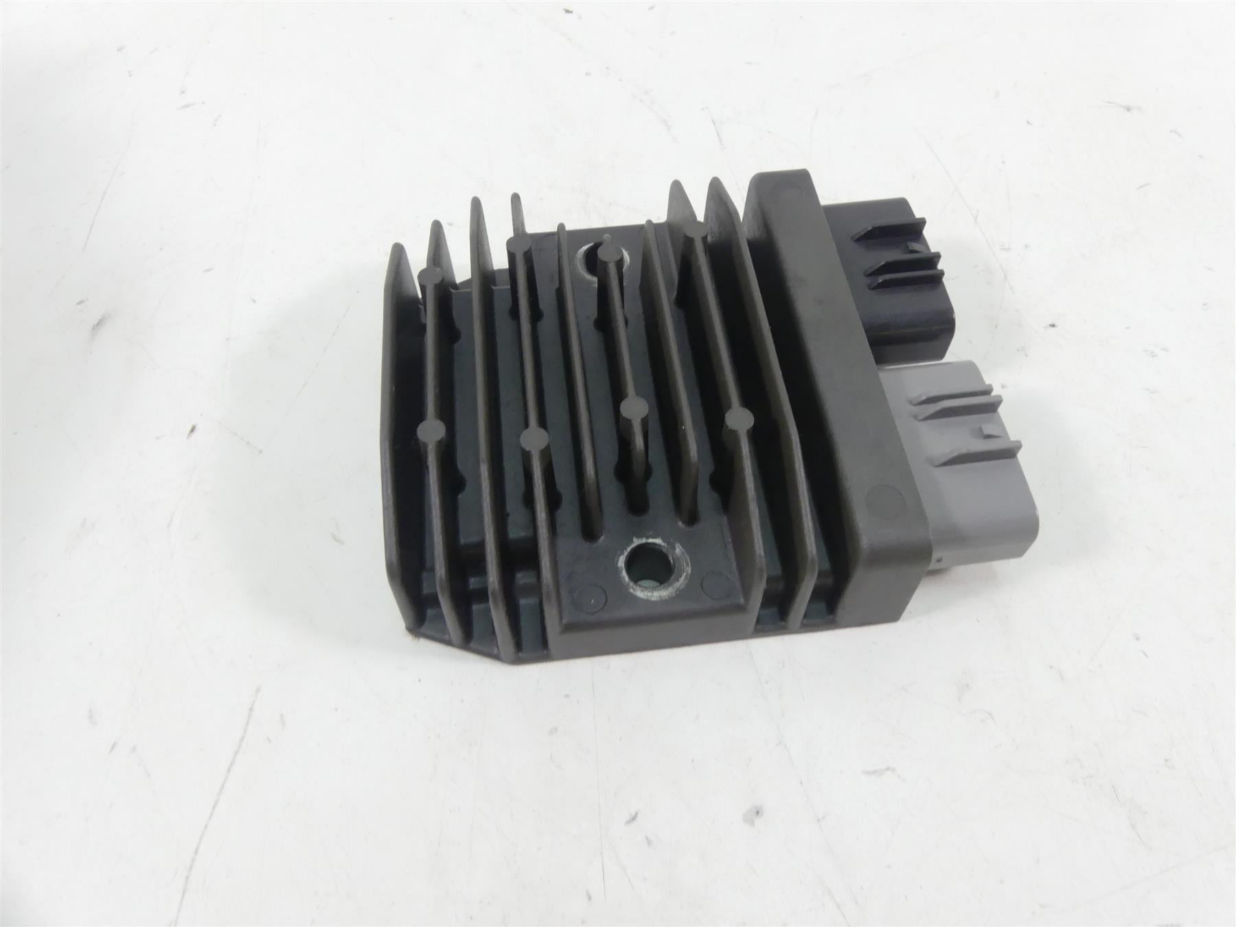 2017 BMW R1200RT K52 Rectifier Voltage Regulator FH020AA 12318523367