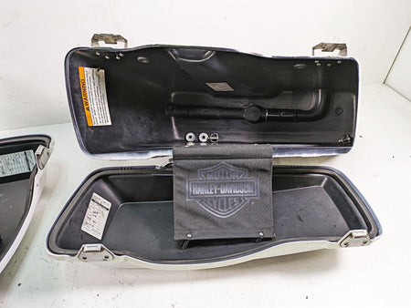 2008 Harley FLHTCU Electra Glide Left Right Saddlebag Saddle Bag Set 90752-93 {{ shop.shopifyCountryName }} - Mototech271