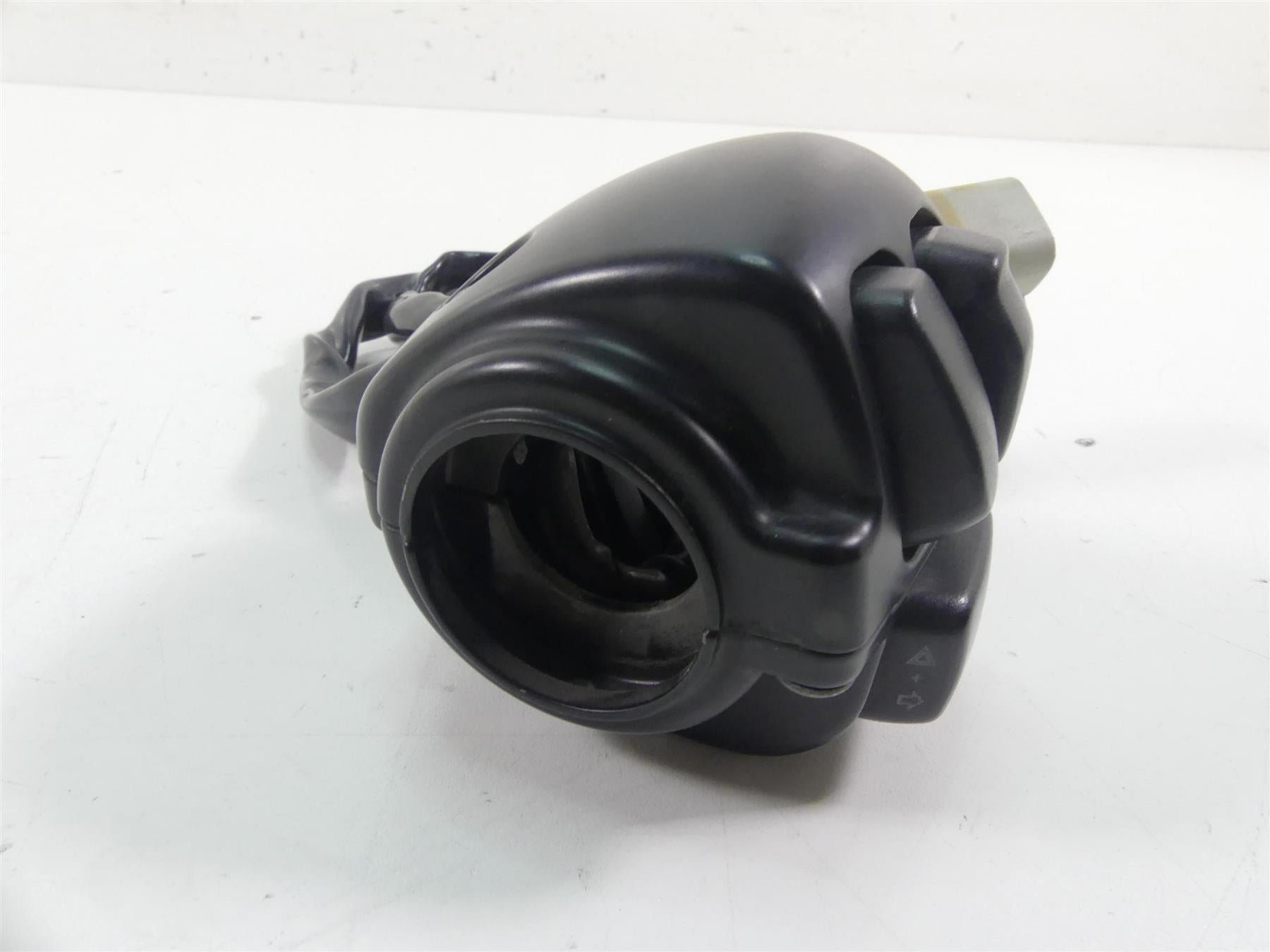 2009 Harley XR1200 Sportster Left Turn Signal Lights Control Switch 71682-06A {{ shop.shopifyCountryName }} - Mototech271