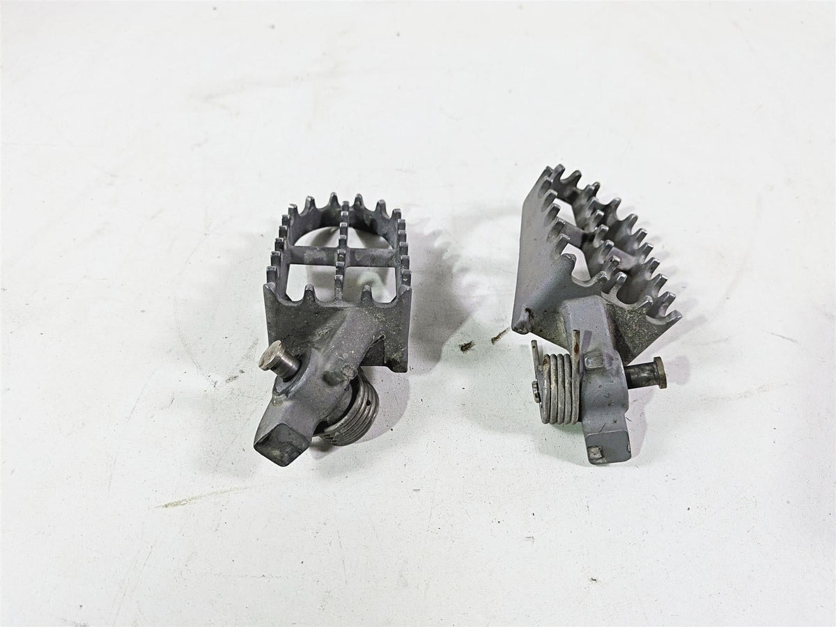 2009 BMW R1200GS K255 Adv Front Footpeg Foot Peg Set 46717694557 46717694558 {{ shop.shopifyCountryName }} - Mototech271