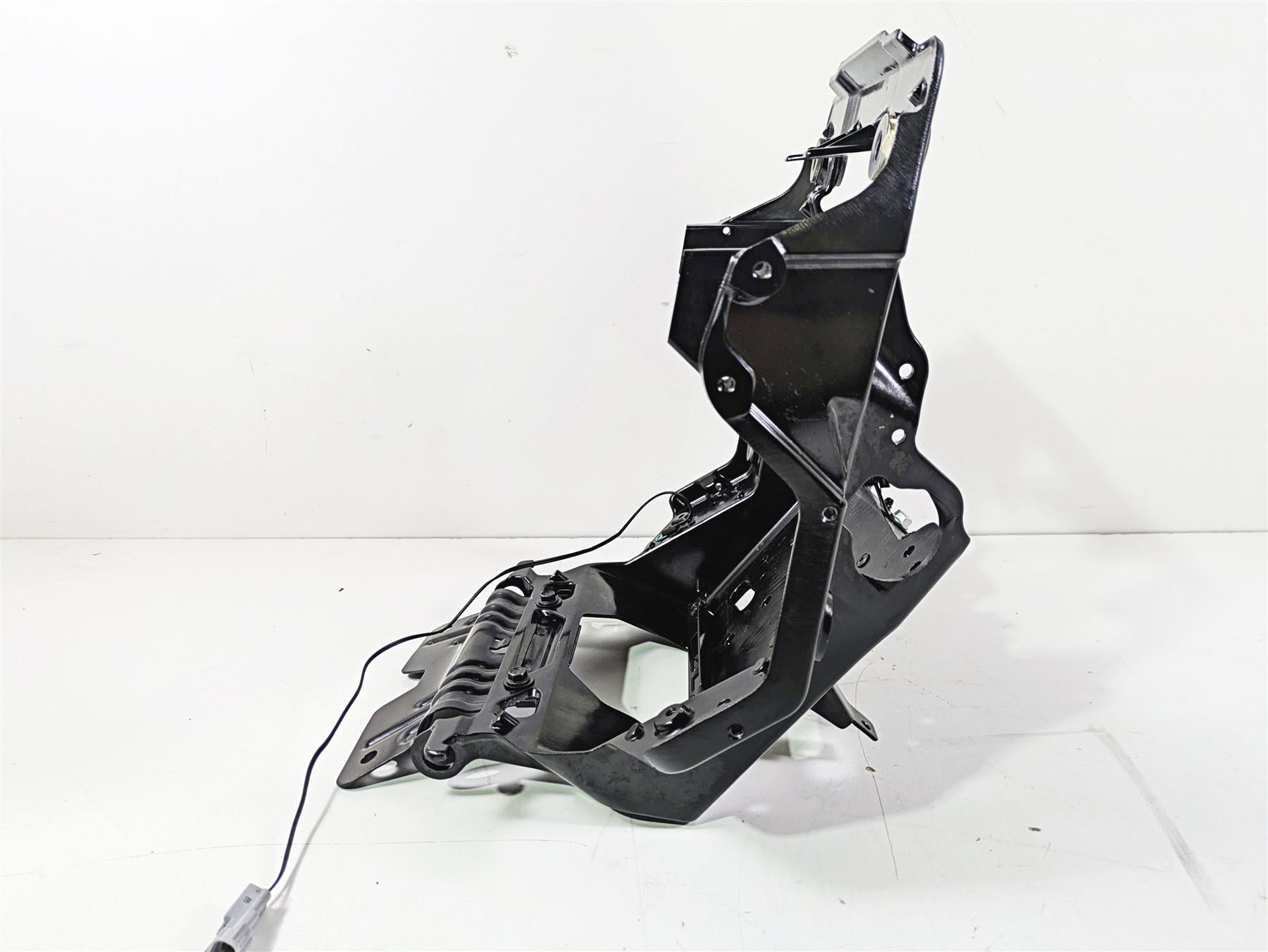 2019 Indian Chieftain Limited Front Fairing Stay Holder Bracket 1024169 1025003 {{ shop.shopifyCountryName }} - Mototech271