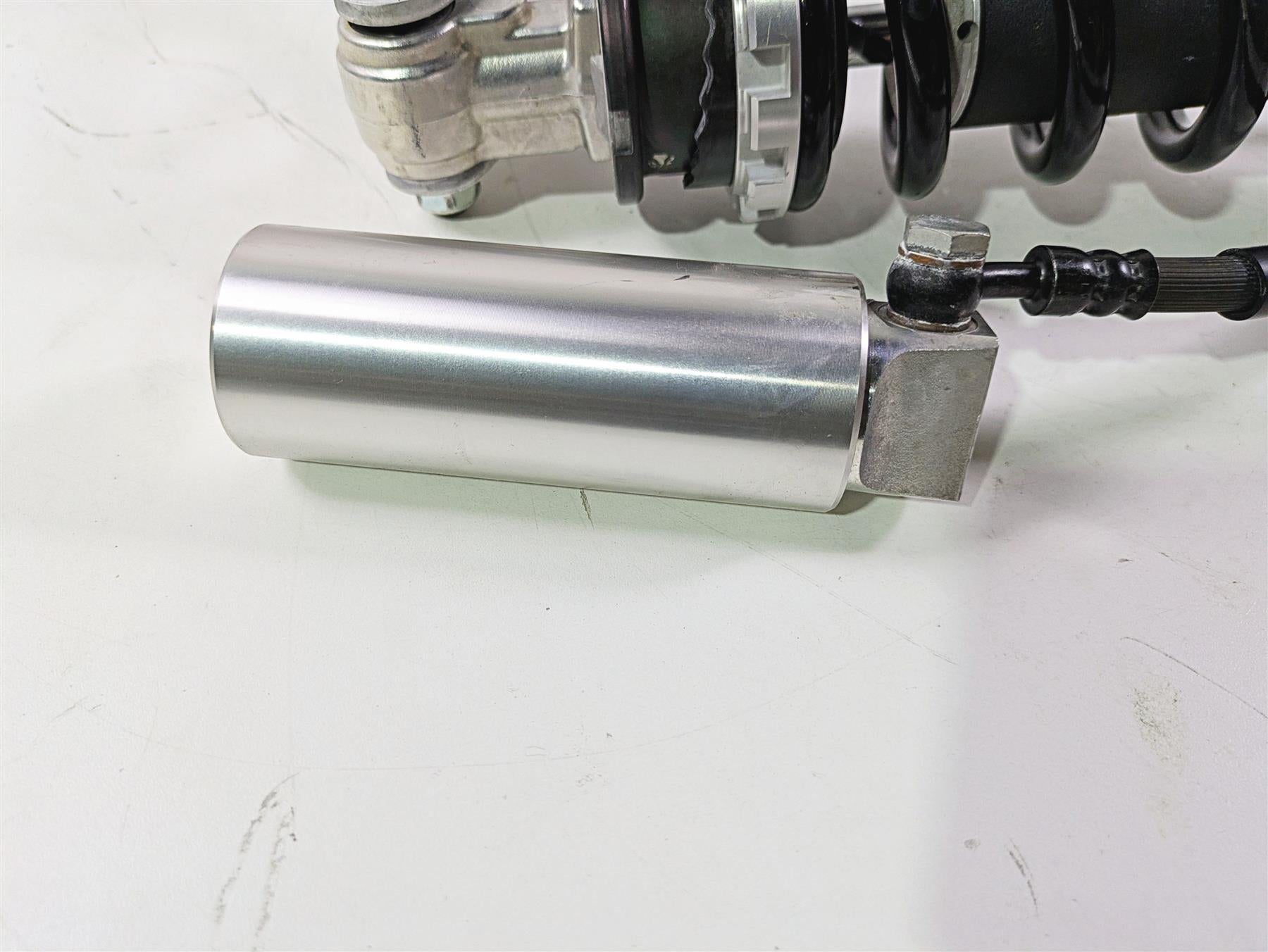 2025 Honda CBR600RR Straight Rear Suspension Shock Damper 52400-MJC-L11 {{ shop.shopifyCountryName }} - Mototech271