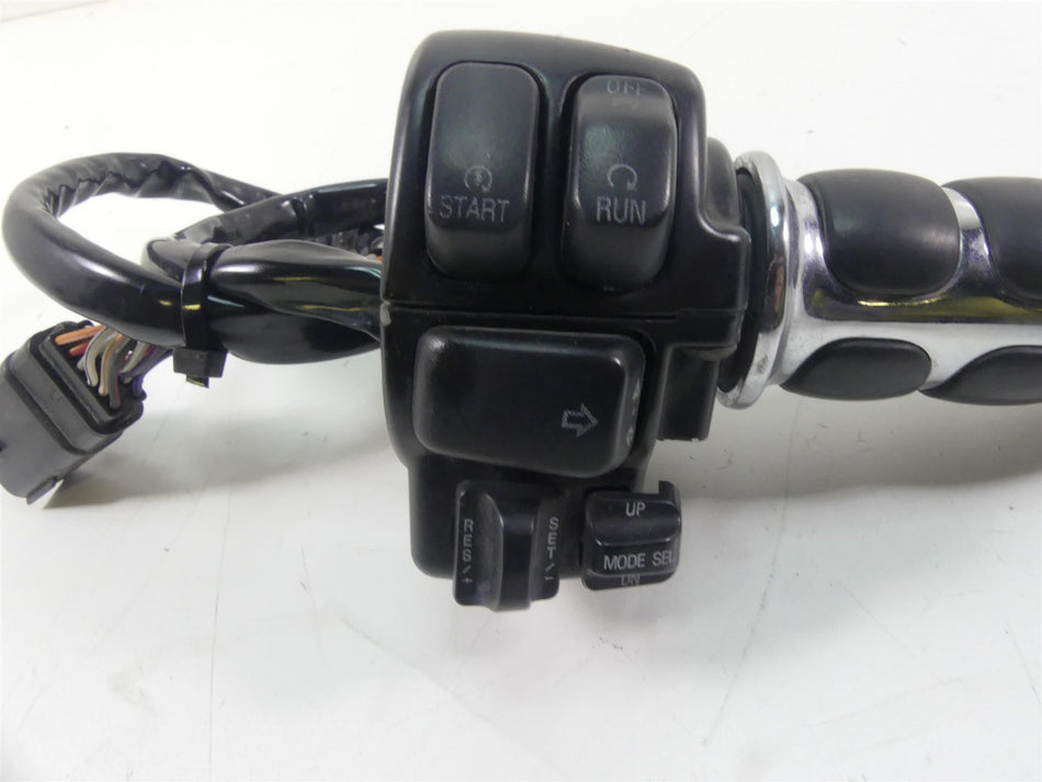 2013 Harley Touring FLHTP Electra Glide Right Cruise Control Switch 71684-06A {{ shop.shopifyCountryName }} - Mototech271