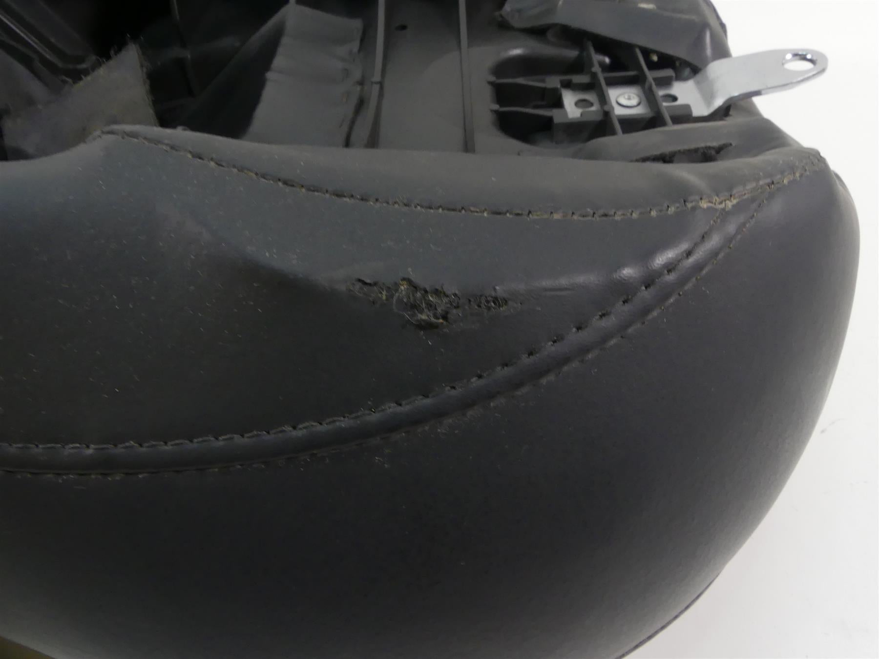 2012 Harley Touring FLHX Street Glide Hammock Rider Passenger Seat 52000003 {{ shop.shopifyCountryName }} - Mototech271