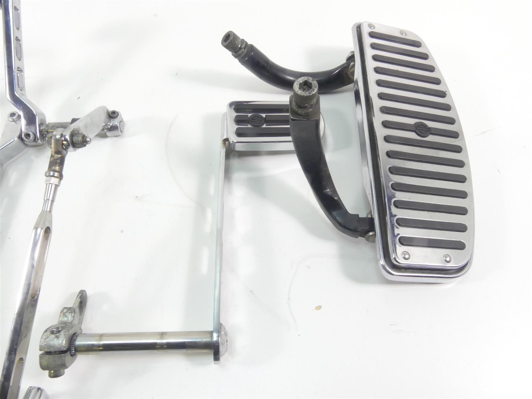 1995 Harley Touring FLHTCU Electra Glide Floor Foot Board Set + Pedals 50621-79A {{ shop.shopifyCountryName }} - Mototech271