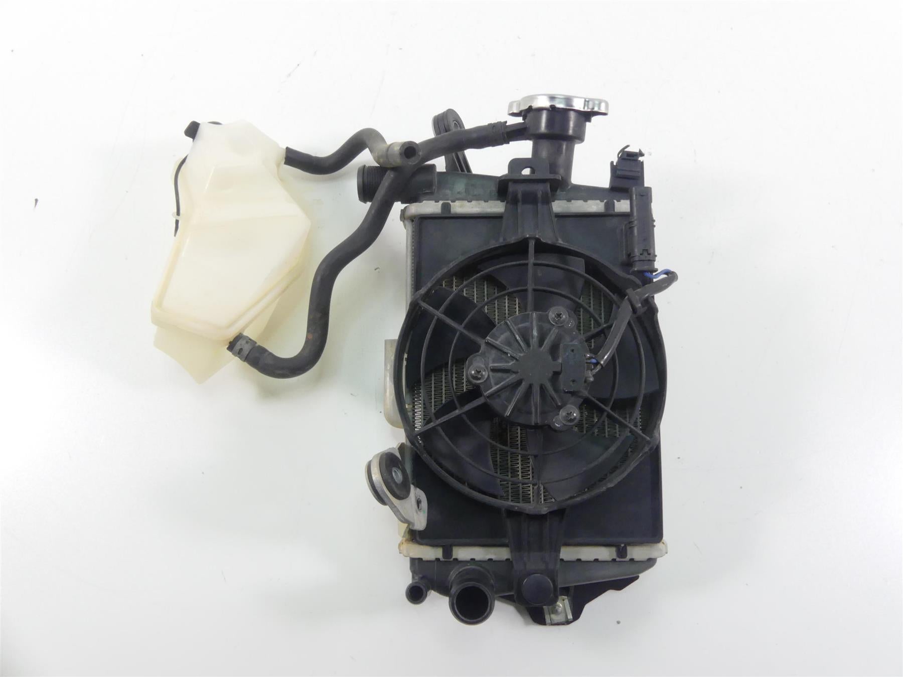 2013 BMW R1200GS GSW K50 Radiator Fan Reservoir Hoses + Covers Set 17118546416 {{ shop.shopifyCountryName }} - Mototech271
