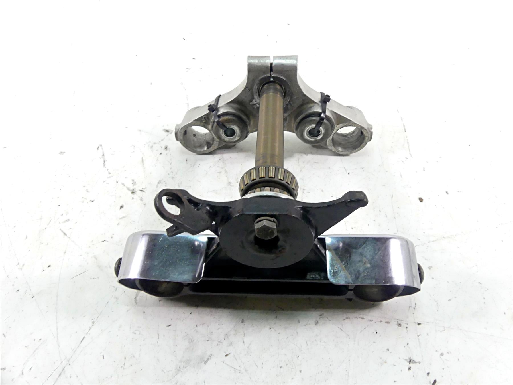 1979 Harley Sportster XLS1000 Roadster Upper & Lower Triple Tree 35mm 45703-78 {{ shop.shopifyCountryName }} - Mototech271
