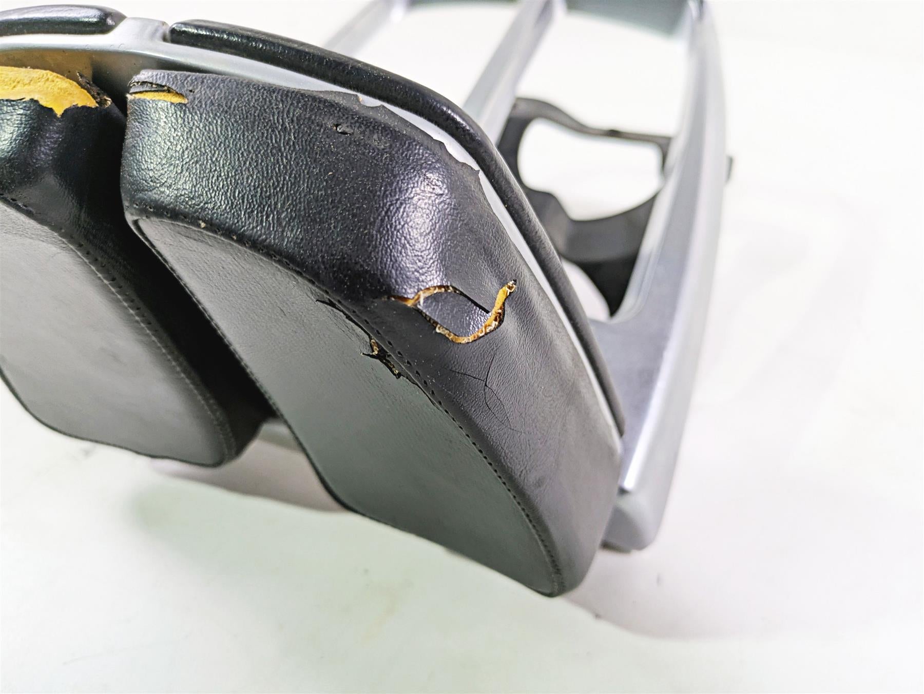 2013 Harley VRSCF Muscle Rod Passenger Backrest Luggage Rack Read 51600-09 {{ shop.shopifyCountryName }} - Mototech271