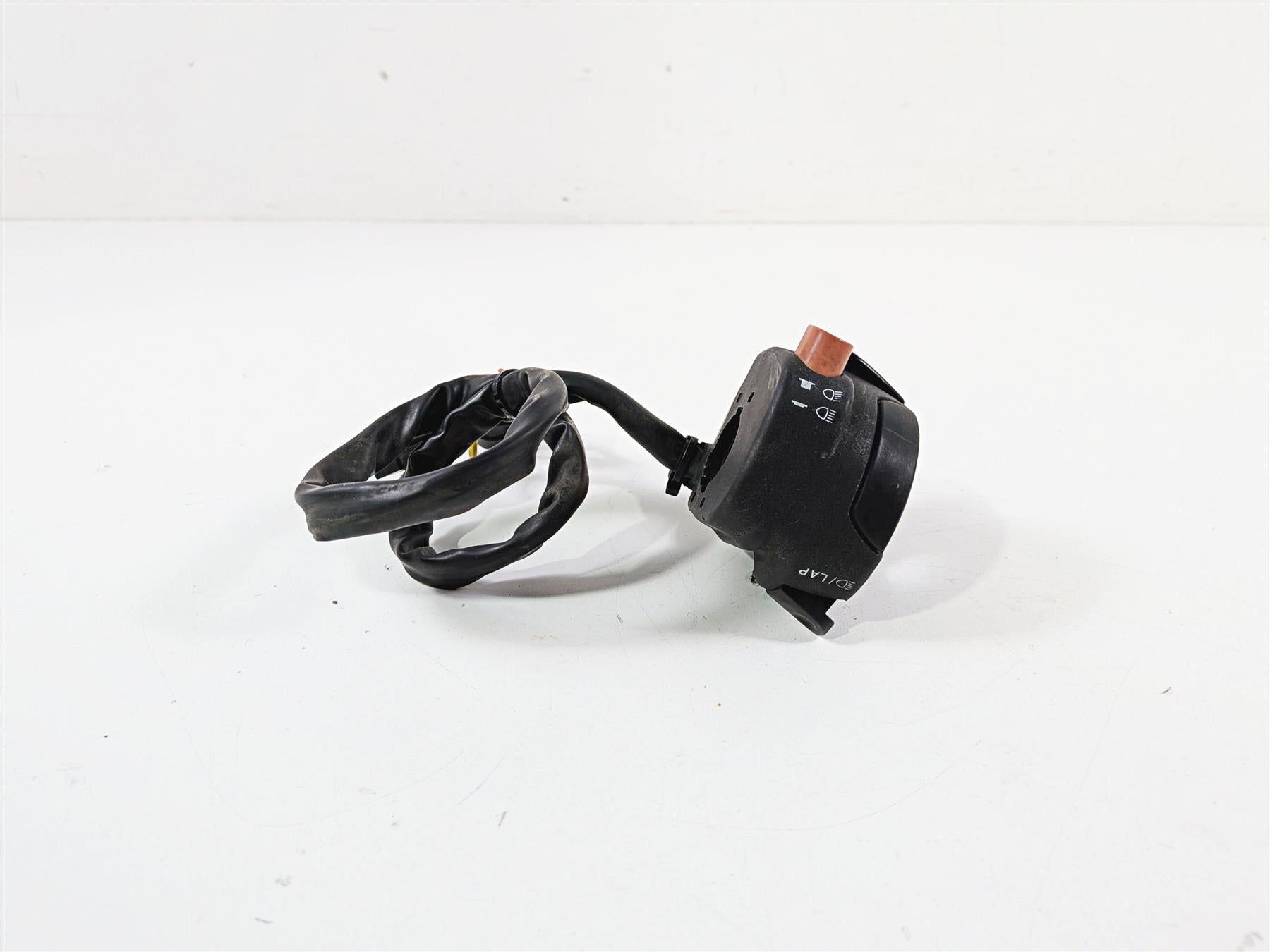 2008 Aprilia RSVR 1000 Factory Left Hand Control Switch Blinker Light AP8127365 {{ shop.shopifyCountryName }} - Mototech271