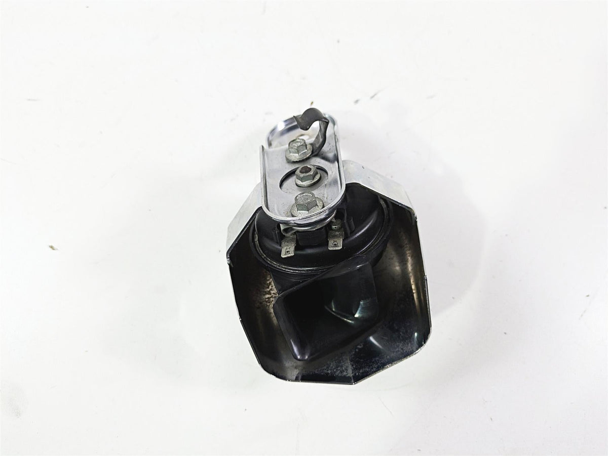 2011 Harley Touring FLHTCUSE CVO E-Glide Horn & Chrome Cover 61300478A 69060-90H {{ shop.shopifyCountryName }} - Mototech271