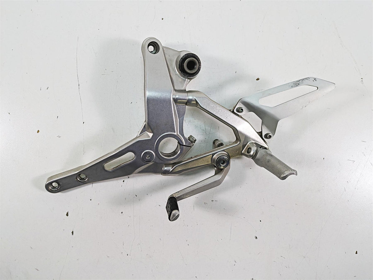 2016 Ducati Panigale 1299 S Left Footpeg Frame Holder & Shifter 82421862AA {{ shop.shopifyCountryName }} - Mototech271
