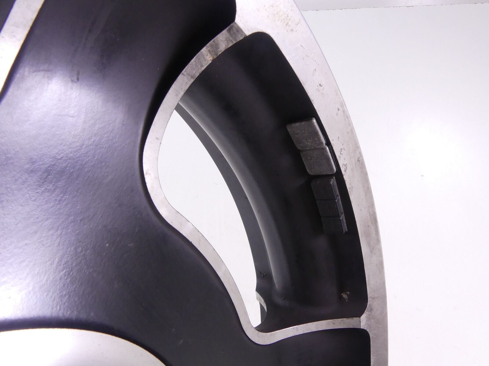 2010 Harley Touring FLHX Street Glide Straight Front Wheel Rim 18x3.5 43300164 {{ shop.shopifyCountryName }} - Mototech271