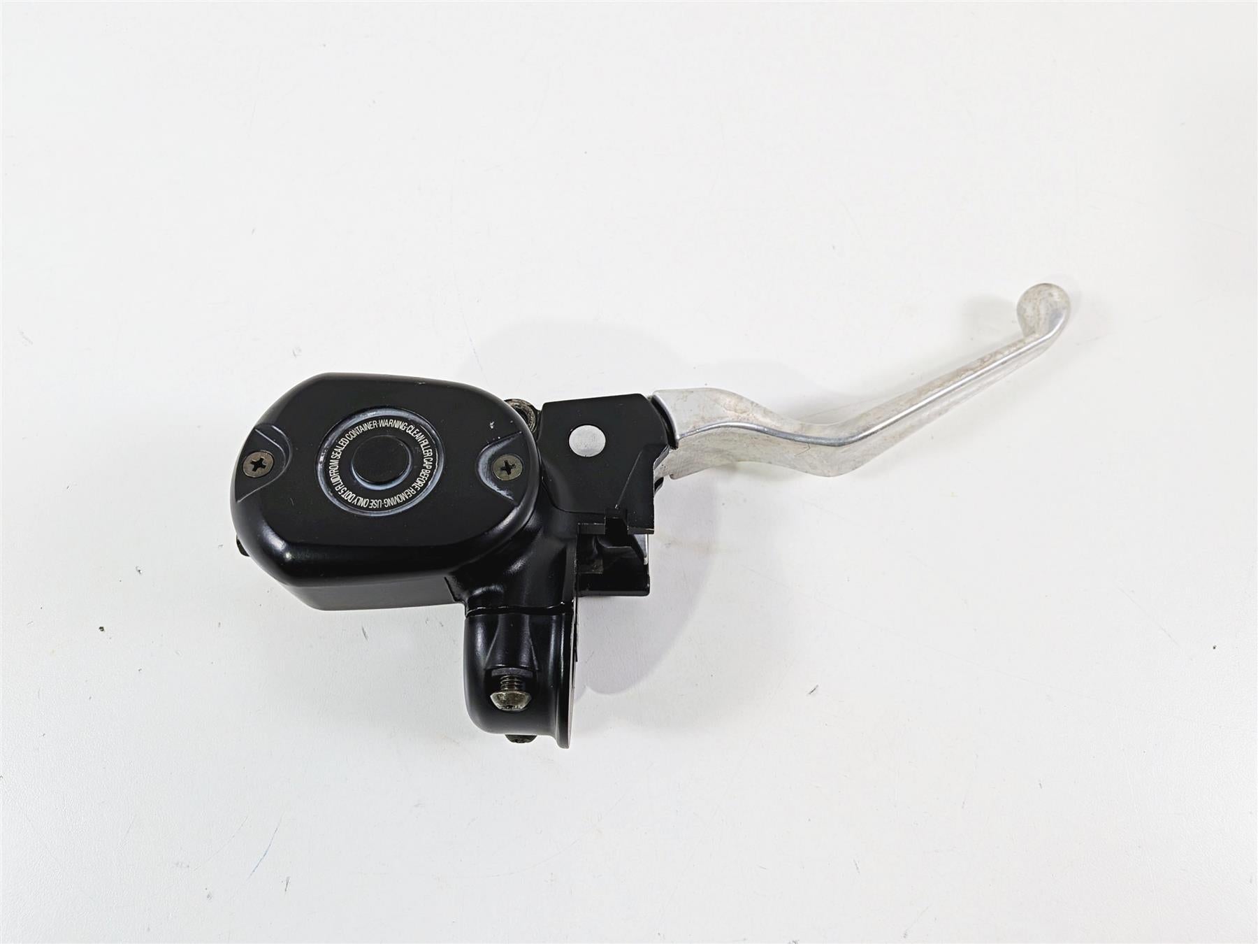 2006 Harley Sportster XL883 Low Front Brake Master Cylinder 45146-04 {{ shop.shopifyCountryName }} - Mototech271