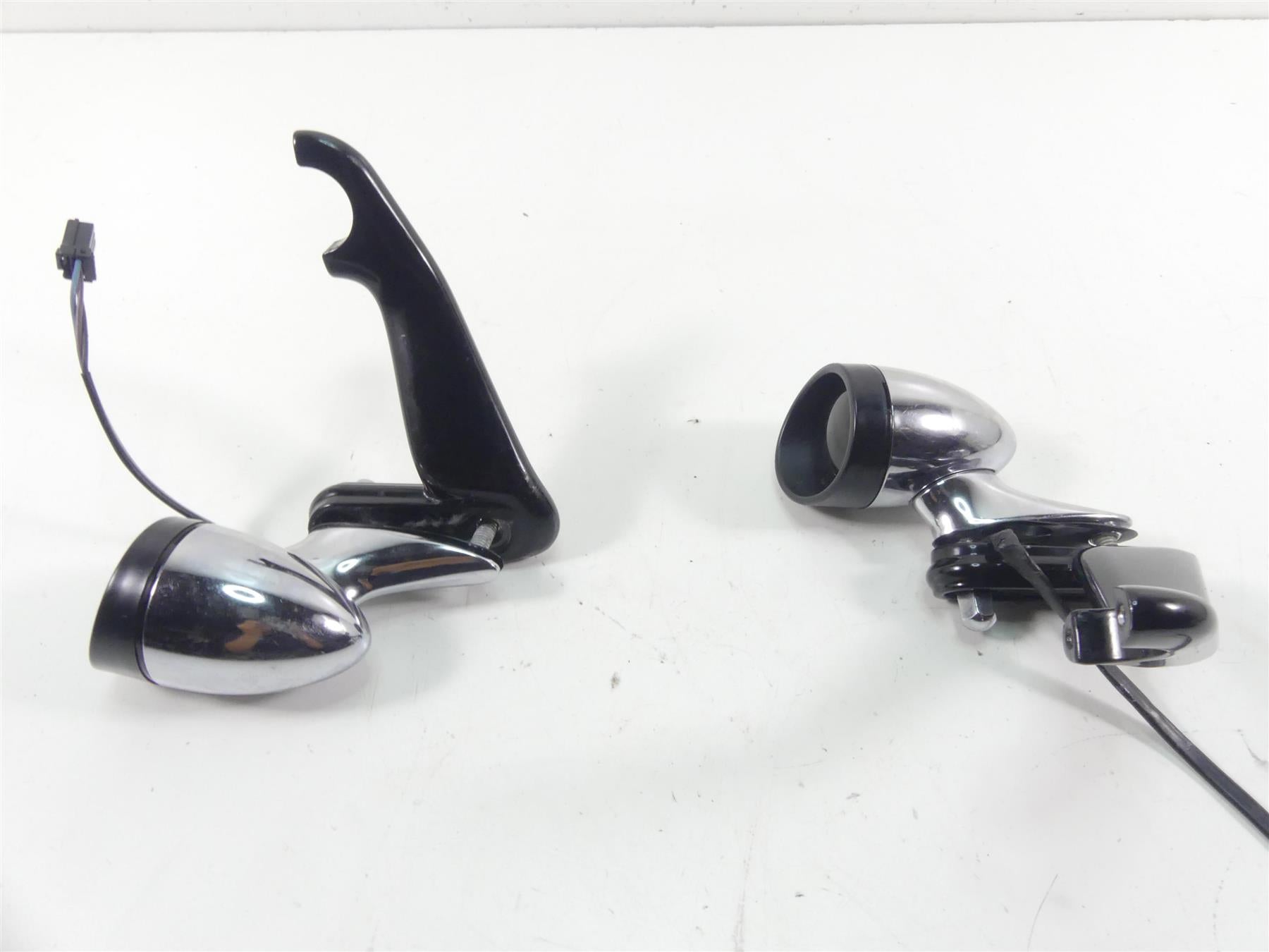 2011 Harley Touring FLTRU Road Glide Front Led Turn Signal Set 69272-05 {{ shop.shopifyCountryName }} - Mototech271