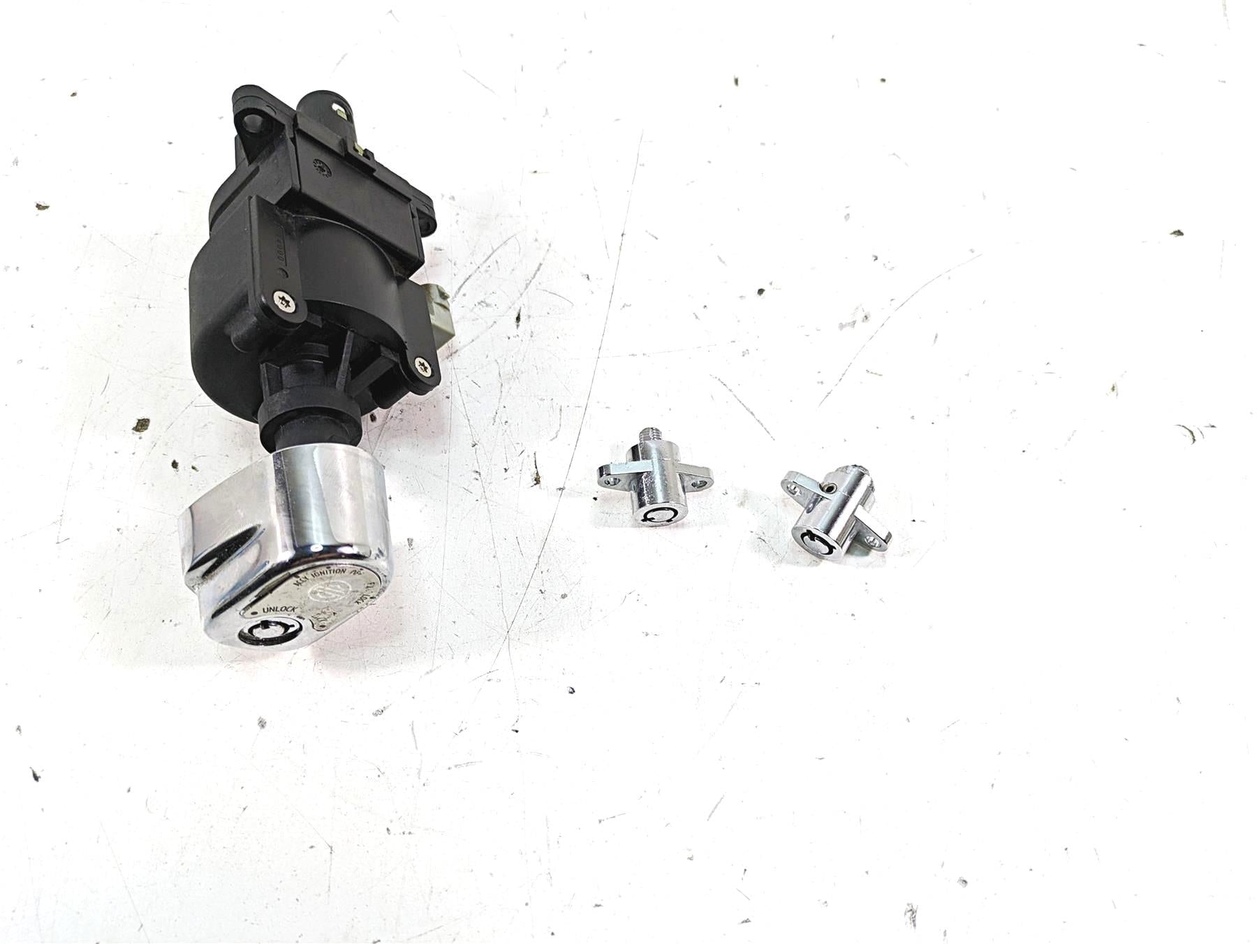 2015 Harley Touring FLHXS Street Glide Ignition Switch Key Set - VIN 71400016B {{ shop.shopifyCountryName }} - Mototech271