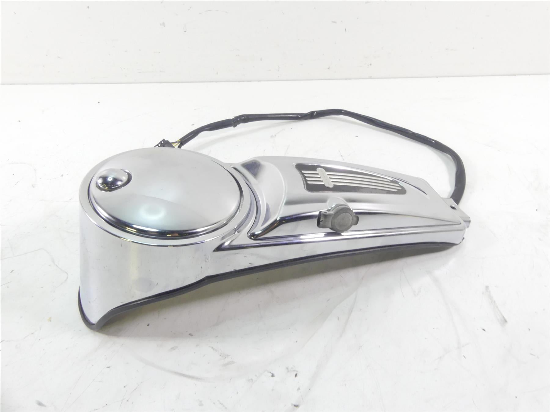2007 Harley FLHTCU SE2 CVO Electra Glide Chrome Fuel Tank Dash Cover 61270-98A {{ shop.shopifyCountryName }} - Mototech271