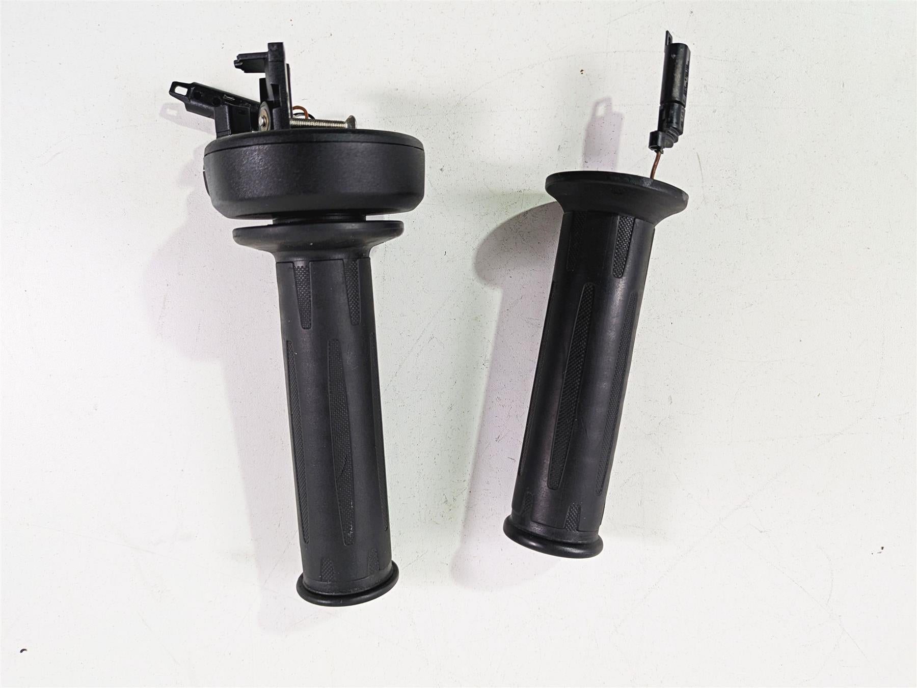 2017 BMW R1200 GS K50 Heated Hand Grip Set 61318552117 61318552120 {{ shop.shopifyCountryName }} - Mototech271