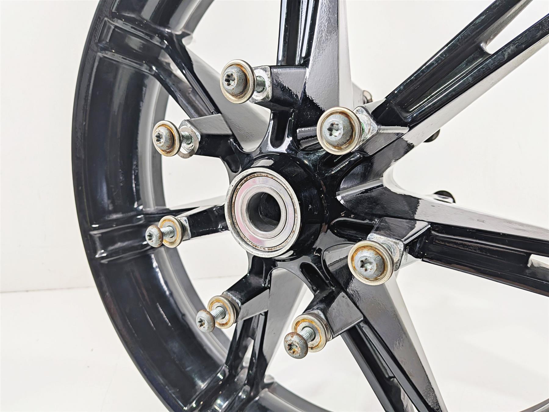 2020 Harley Touring FLTRK Road Glide 18x3.5 Front Wheel Rim Impeller 43300627 {{ shop.shopifyCountryName }} - Mototech271