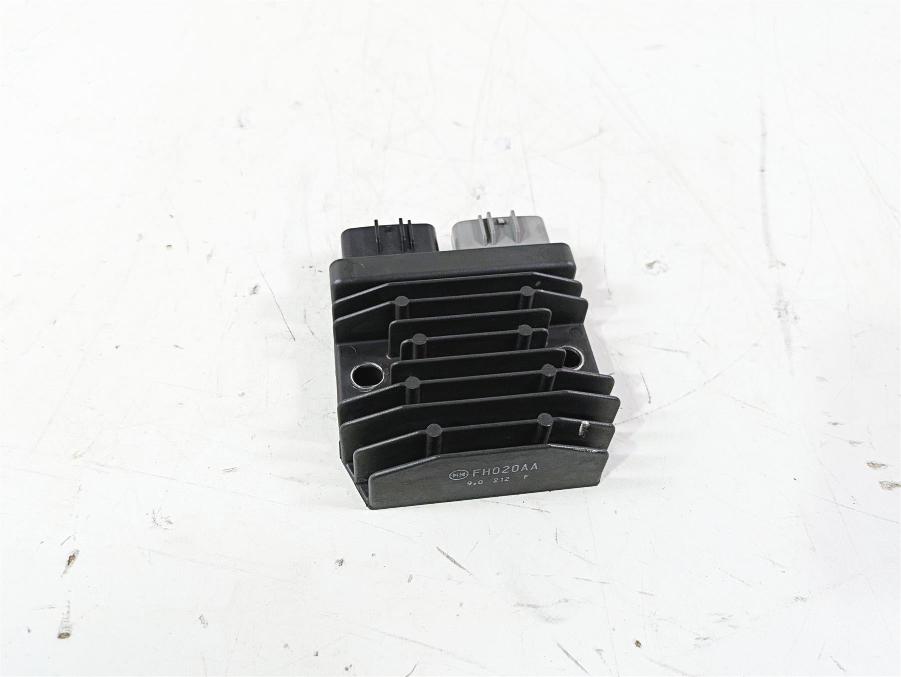 2020 Triumph Daytona 765 Moto2 Rectifier Voltage Regulators T1300675 FH020AA {{ shop.shopifyCountryName }} - Mototech271