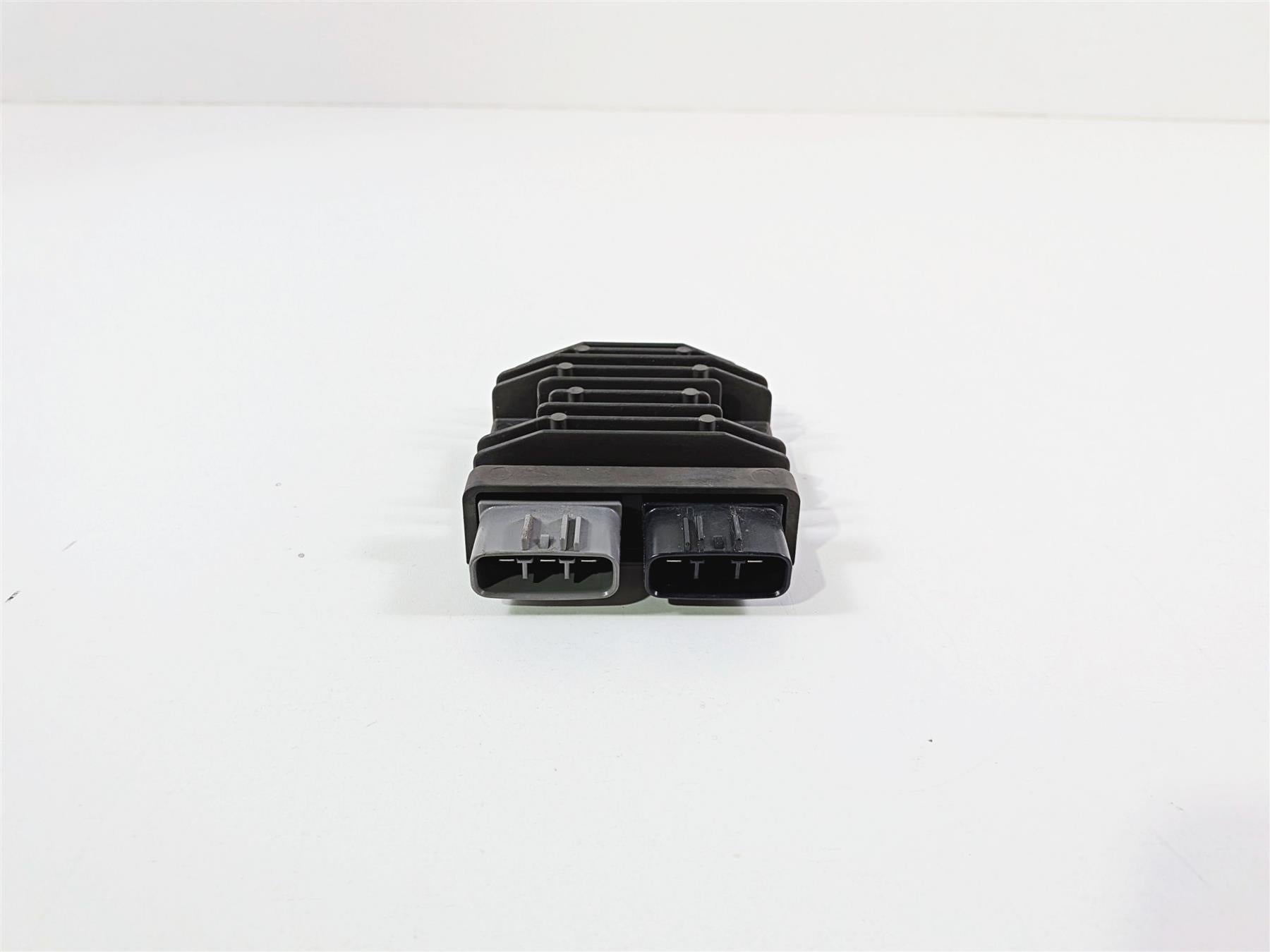 2019 Ducati 959 Panigale Rectifier Voltage Regulator FH020AA 54040301B {{ shop.shopifyCountryName }} - Mototech271