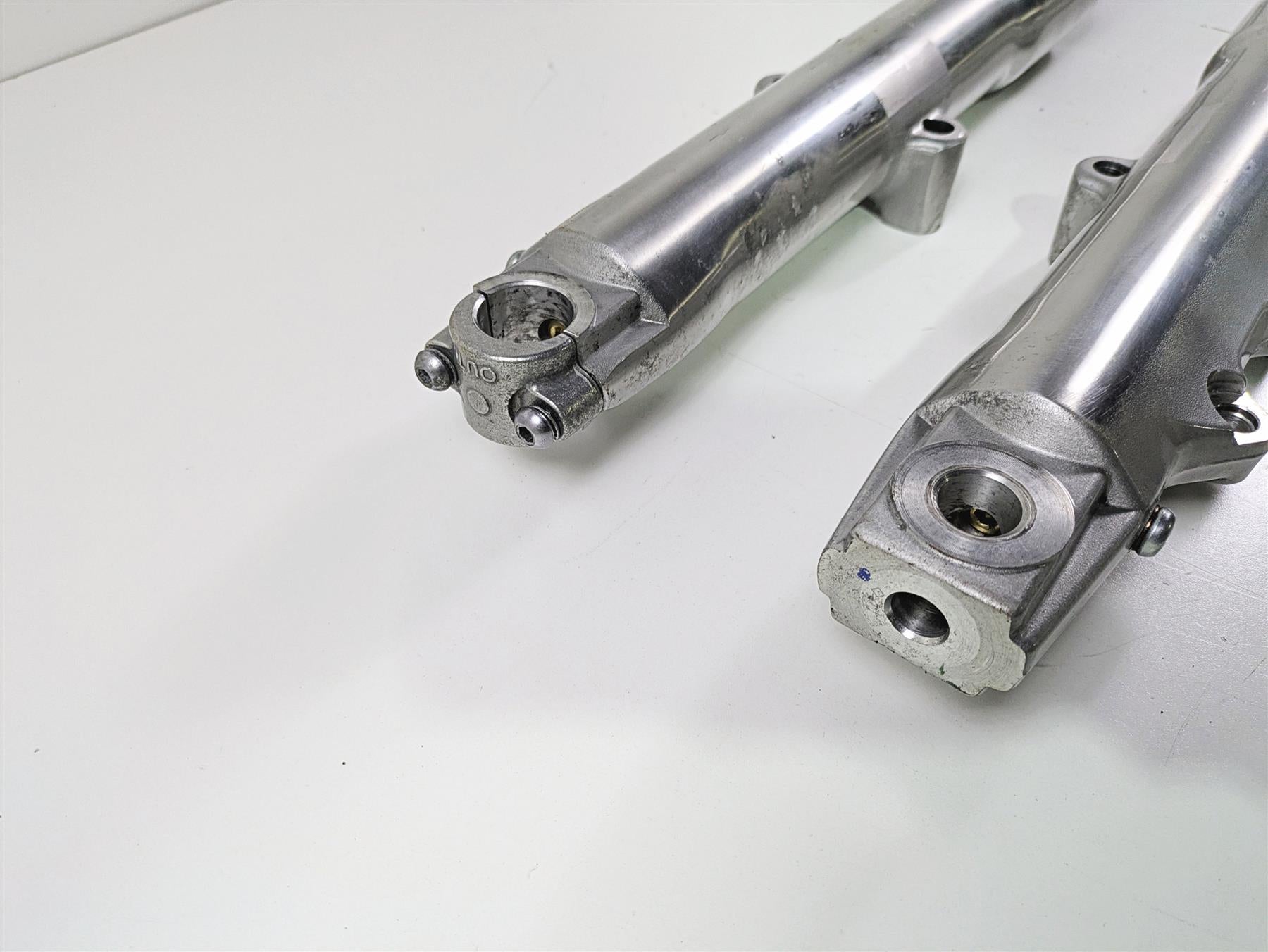2014 Harley FLS Softail Slim Front Fork Leg Set Showa 45915-08A 45916-07A {{ shop.shopifyCountryName }} - Mototech271