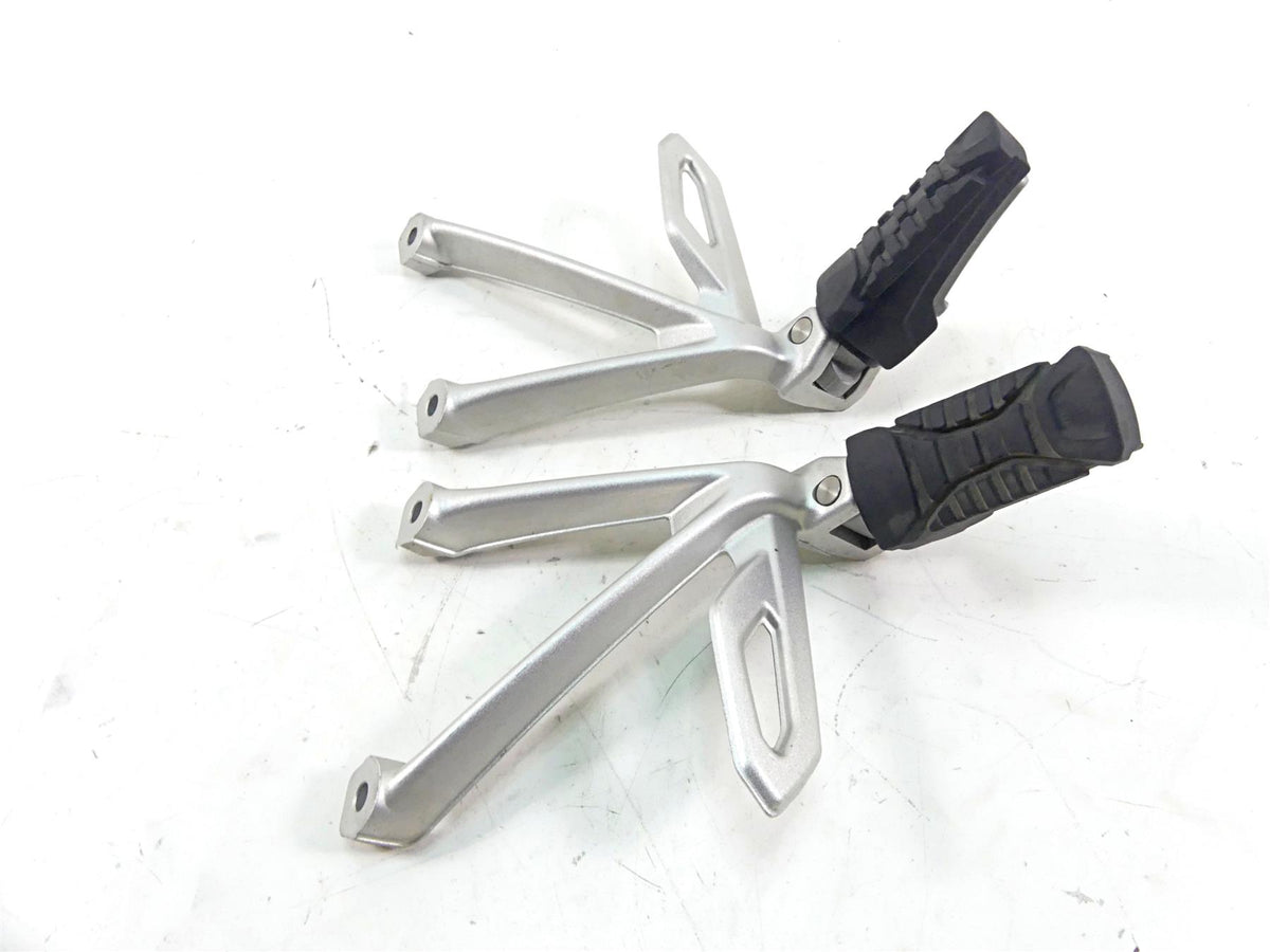 2016 BMW R1200GS Adv K51 Rear Passenger Footpeg Set 46718526741 46718526742 {{ shop.shopifyCountryName }} - Mototech271