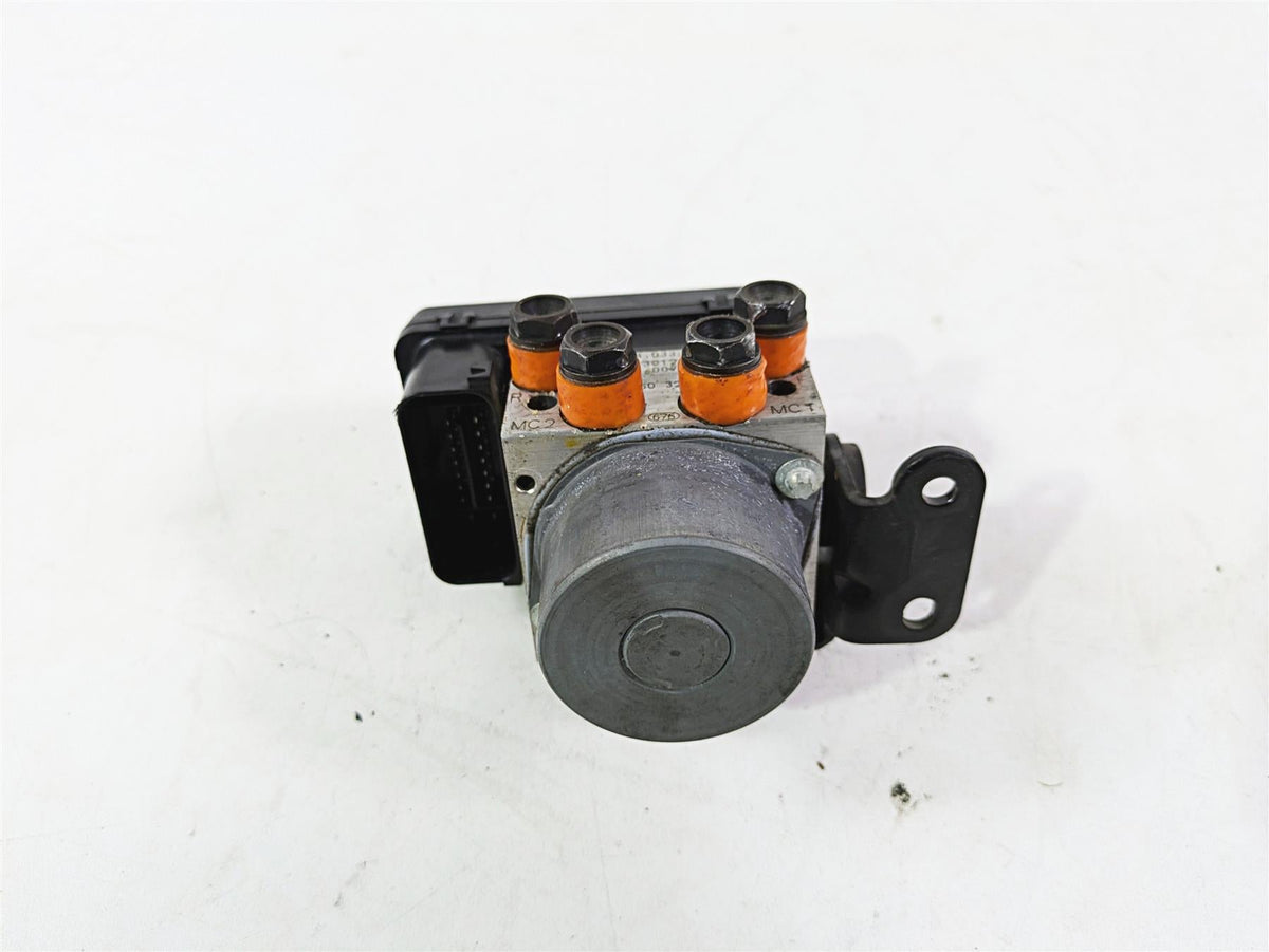 2013 Ducati Hyperstrada 821 Abs Brake Pump Module Unit 54240401A {{ shop.shopifyCountryName }} - Mototech271