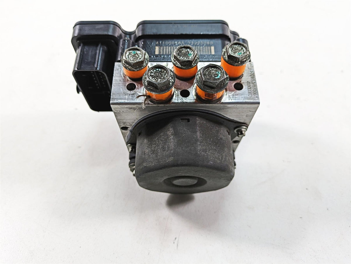2018 Harley Touring FLHXSE CVO Street Glide Abs Brake Pump Module 41100061B {{ shop.shopifyCountryName }} - Mototech271