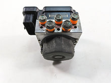 Load image into Gallery viewer, 2018 Harley Touring FLHXSE CVO Street Glide Abs Brake Pump Module 41100061B | Mototech271
