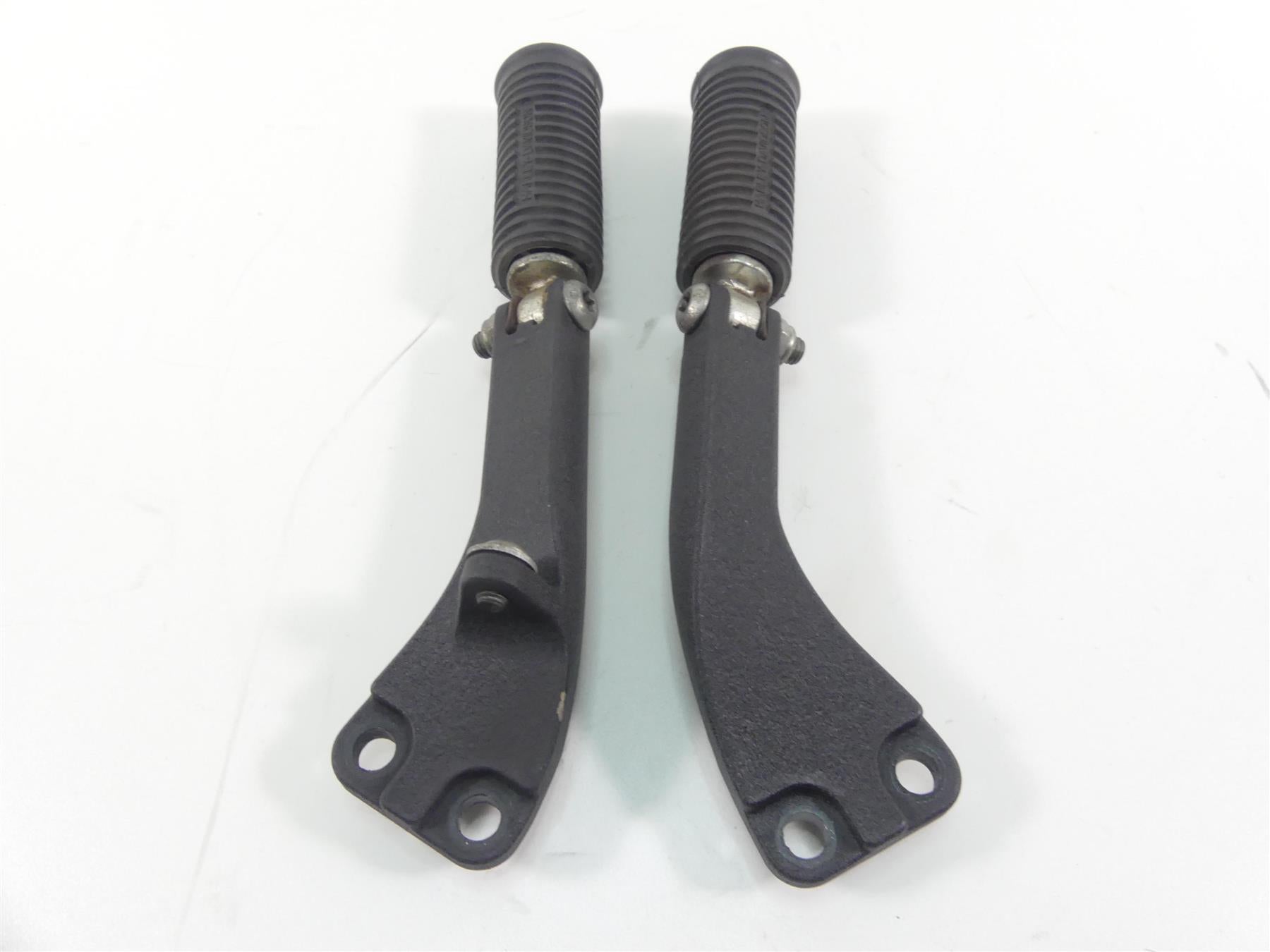 2016 Harley FXDL Dyna Low Rider Rear Passenger Foot Peg Set 49224-06A 49230-06 {{ shop.shopifyCountryName }} - Mototech271
