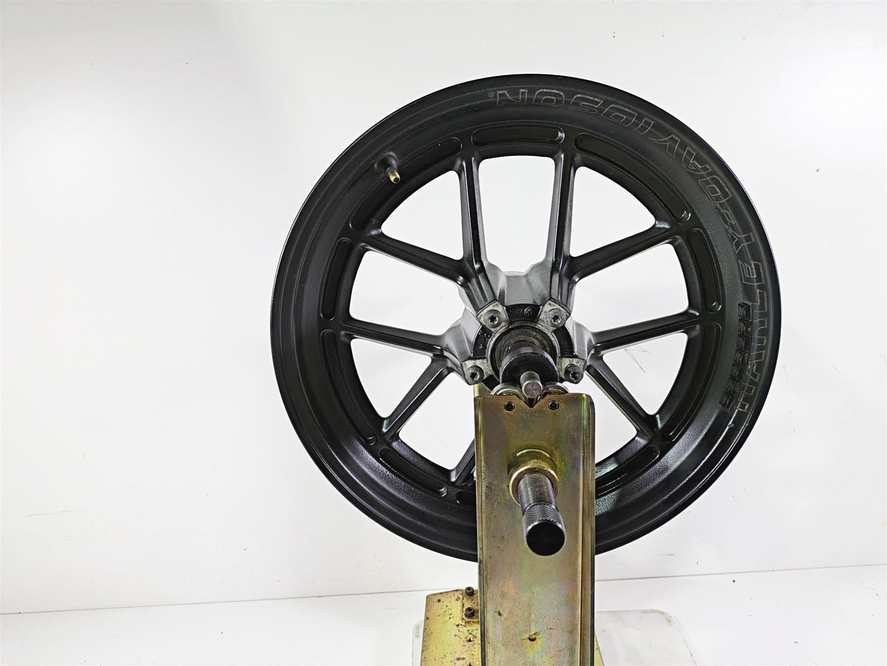 2018 Harley Softail FXFBS Fat Bob Straight 16x3 Front Wheel Rim 43300428 {{ shop.shopifyCountryName }} - Mototech271