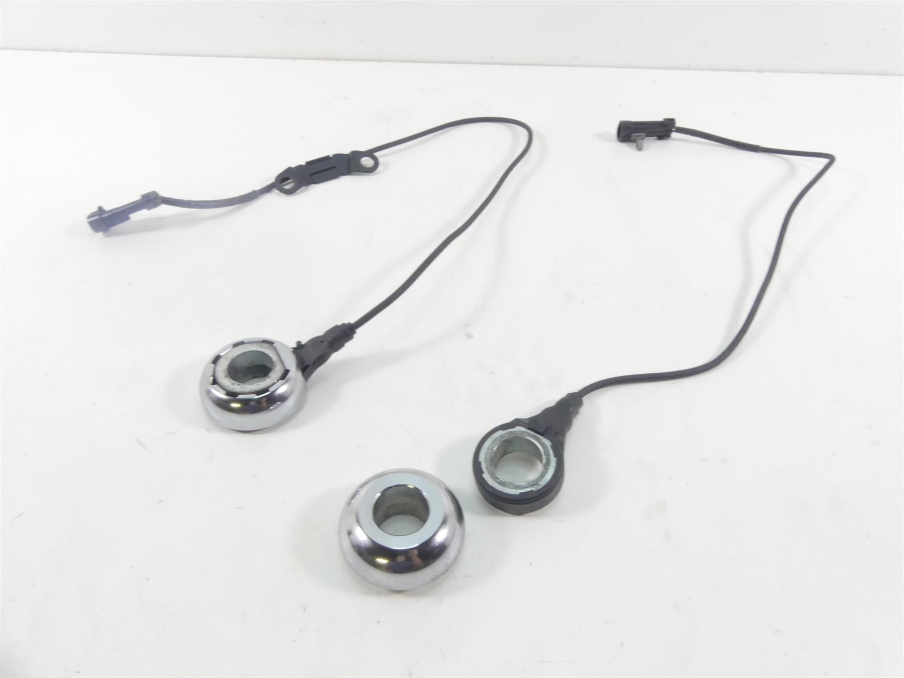 2010 Harley Touring FLHX Street Glide Abs Brake Wheel Speed Sensor Set 40615-08 {{ shop.shopifyCountryName }} - Mototech271
