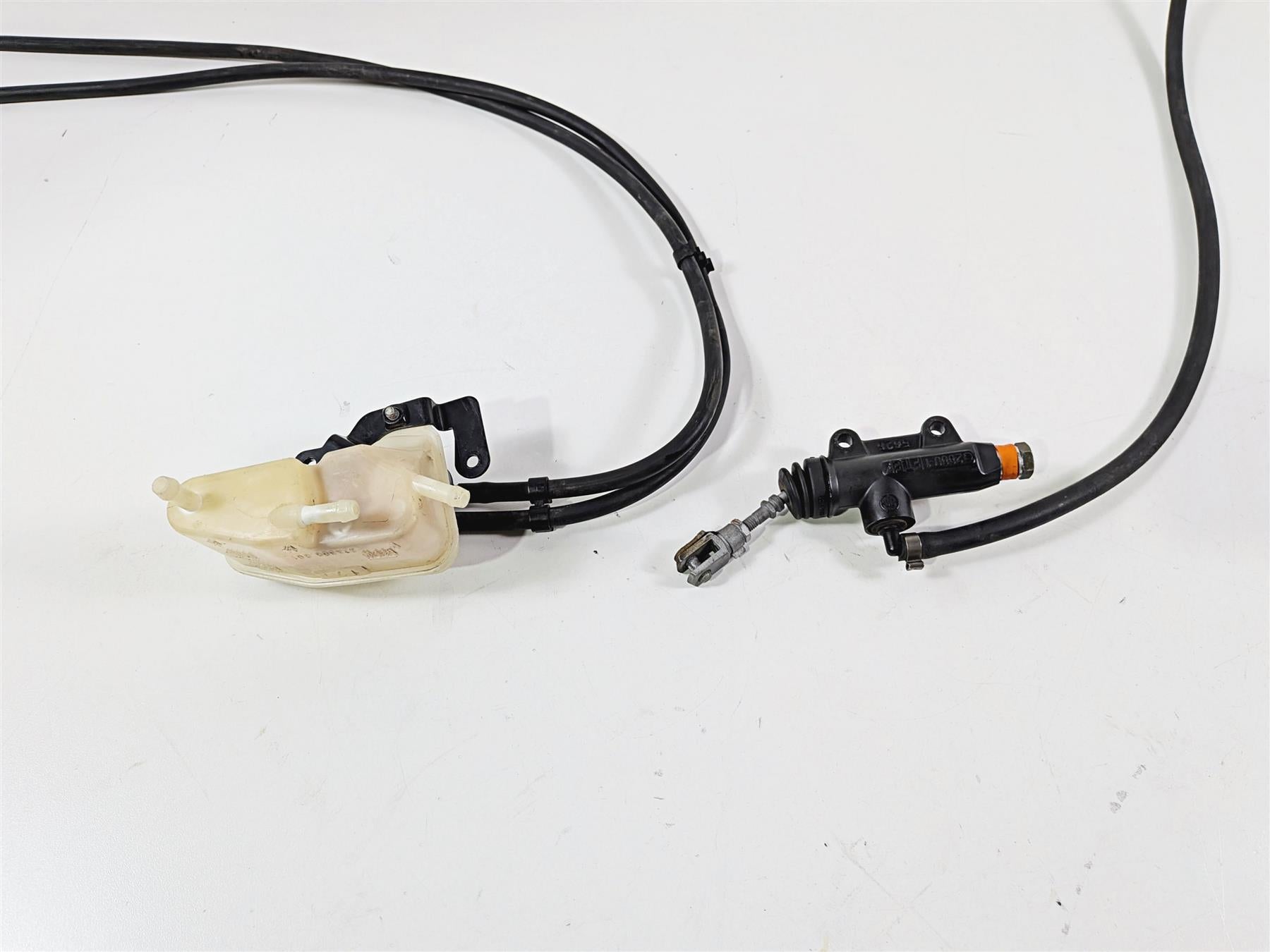 2002 BMW K1200LT 89V3 FTE Rear Brake Master Cylinder 34317650749 {{ shop.shopifyCountryName }} - Mototech271