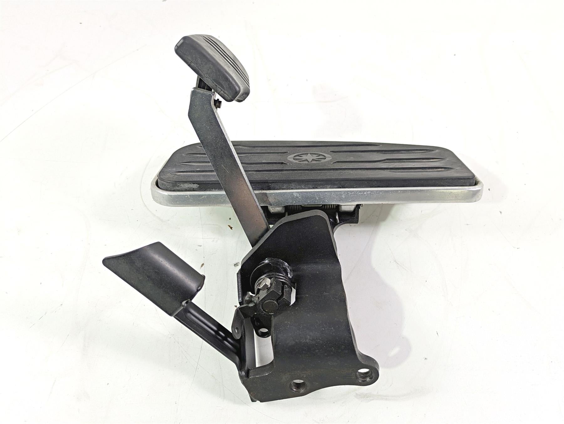 2008 Yamaha XVS1300 V-Star Tourer Right Floorboard Brake Pedal 3D8-27420-00-00 {{ shop.shopifyCountryName }} - Mototech271