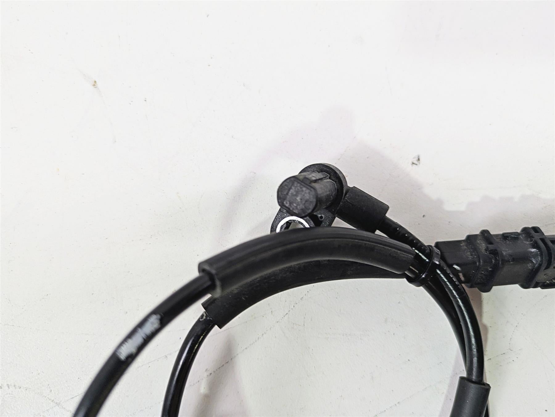 2020 Kawasaki Z900 ZR900 Front Abs Brake Wheel Speed Sensor 21176-0911 {{ shop.shopifyCountryName }} - Mototech271
