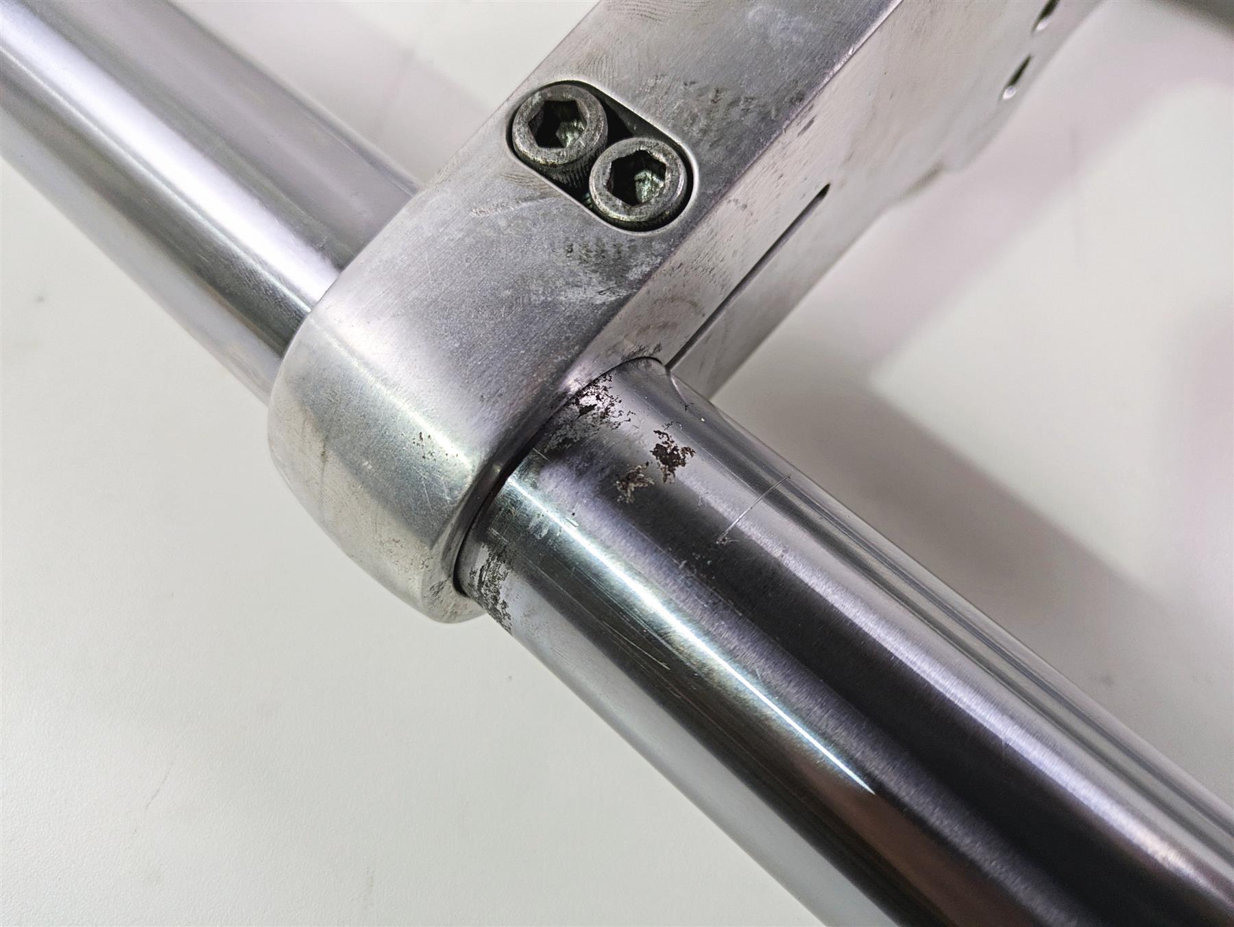 2002 Indian Spirit Deluxe Front Forks Triple Tree Front Axle Set 31-193 31-194 {{ shop.shopifyCountryName }} - Mototech271