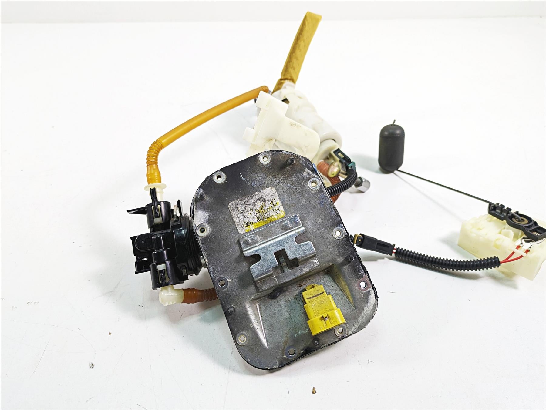 2009 Harley Softail FLSTSB Cross Bones Fuel Gas Petrol Pump 75284-08A 75252-08 {{ shop.shopifyCountryName }} - Mototech271